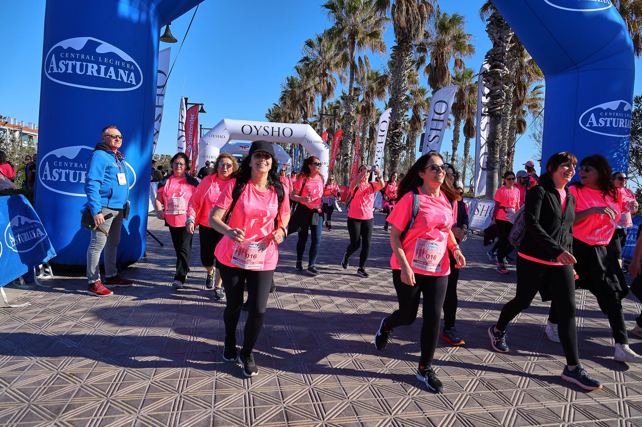 Las mejores fotos de la Carrera de la Mujer Central Lechera Asturiana de Valencia 2025. 1165