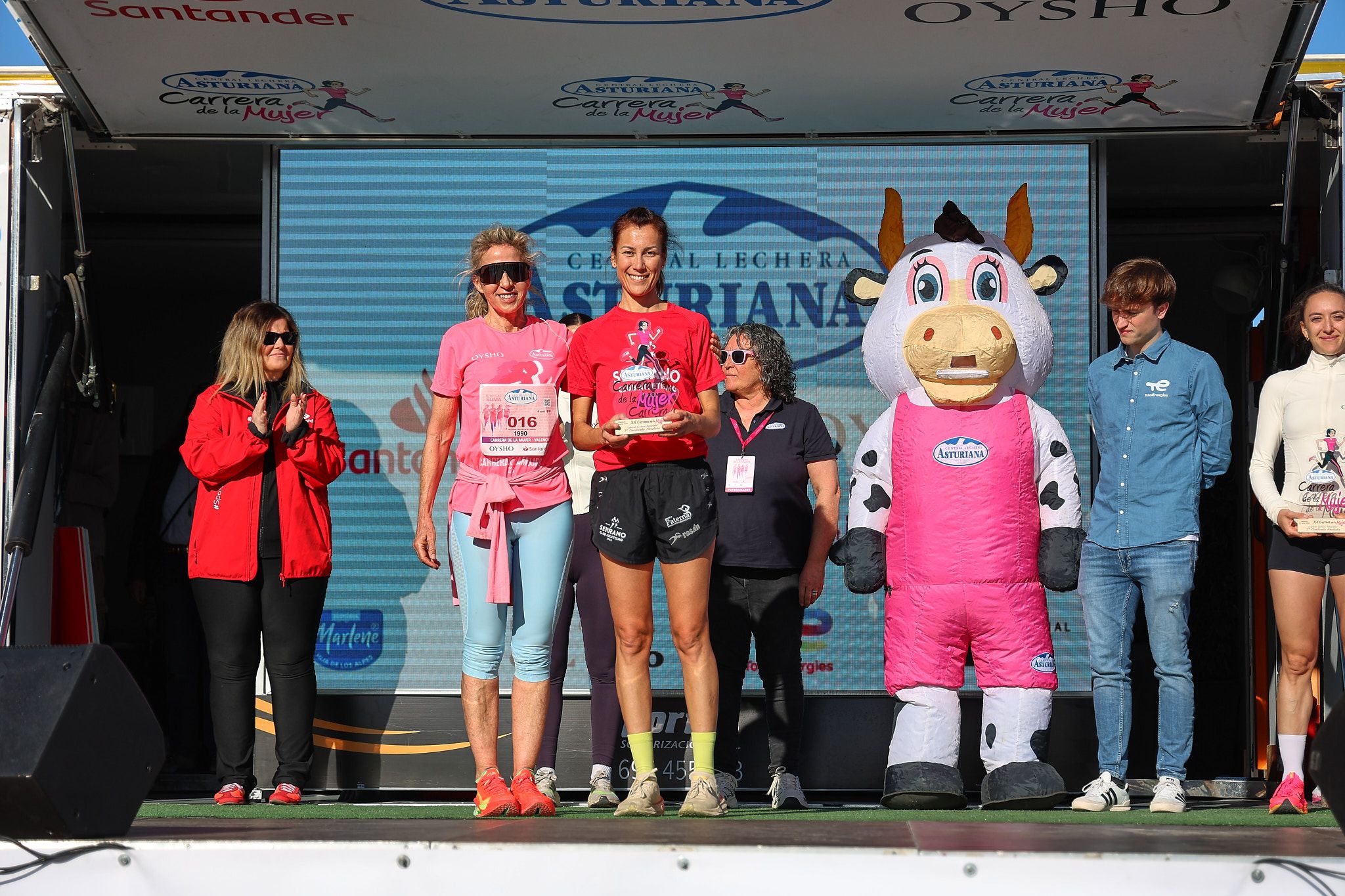 Las mejores fotos de la Carrera de la Mujer Central Lechera Asturiana de Valencia 2025. 943