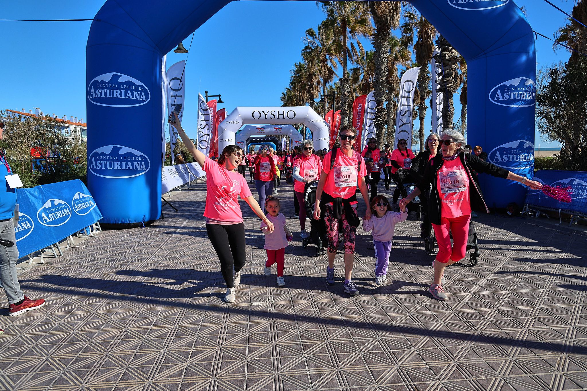 Las mejores fotos de la Carrera de la Mujer Central Lechera Asturiana de Valencia 2025. 1431