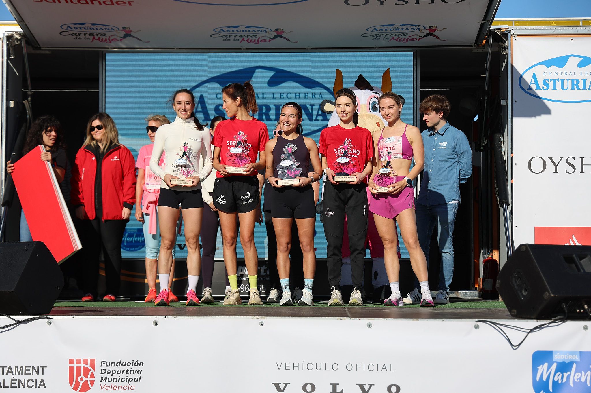 Las mejores fotos de la Carrera de la Mujer Central Lechera Asturiana de Valencia 2025. 946