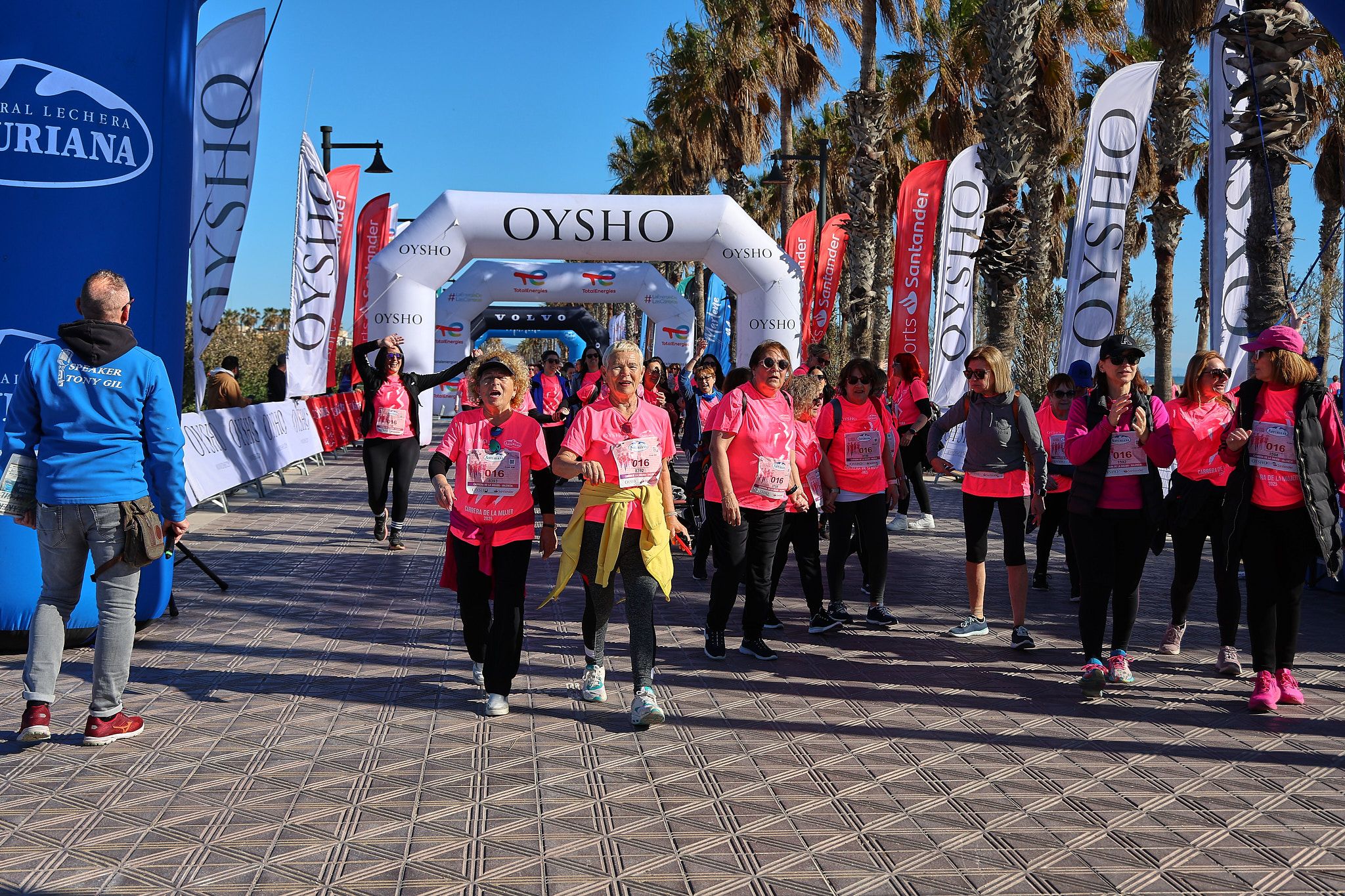 Las mejores fotos de la Carrera de la Mujer Central Lechera Asturiana de Valencia 2025. 1433