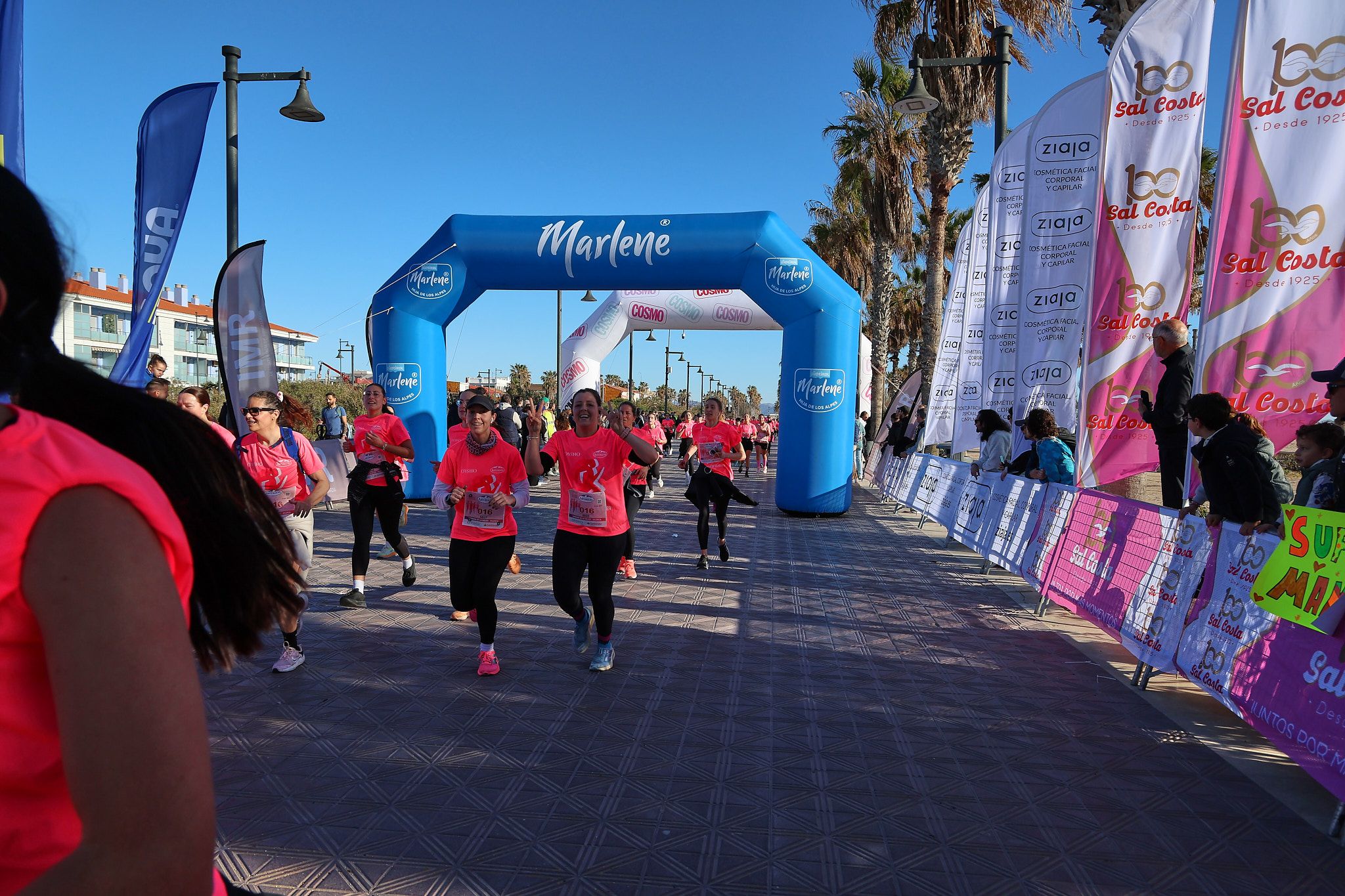 Las mejores fotos de la Carrera de la Mujer Central Lechera Asturiana de Valencia 2025. 696