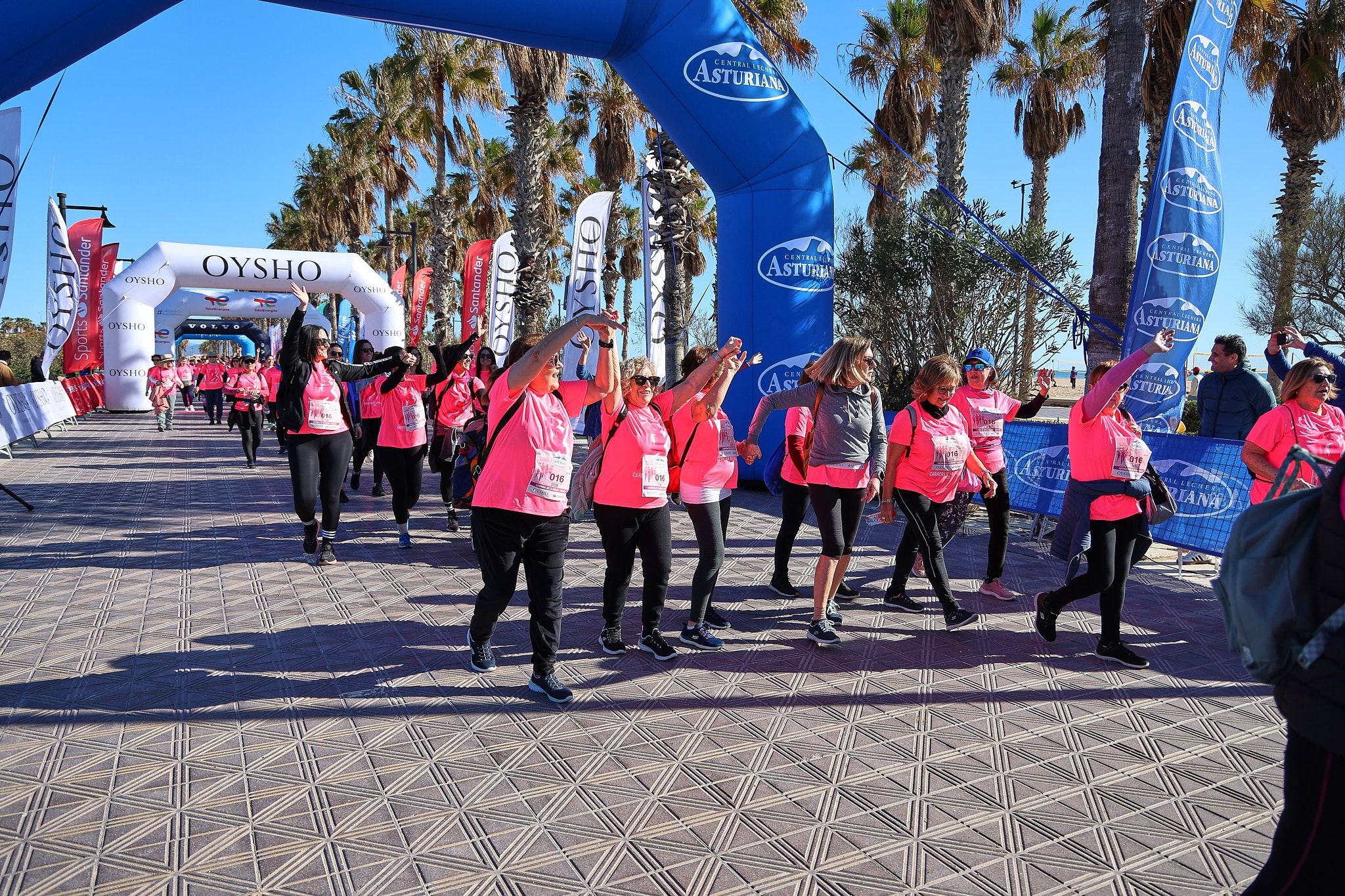 Las mejores fotos de la Carrera de la Mujer Central Lechera Asturiana de Valencia 2025. 1435