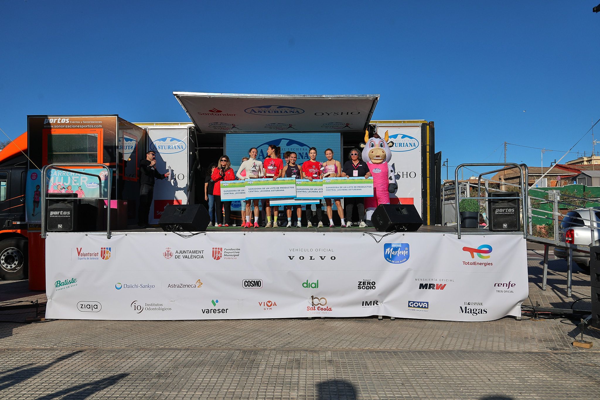 Las mejores fotos de la Carrera de la Mujer Central Lechera Asturiana de Valencia 2025. 950