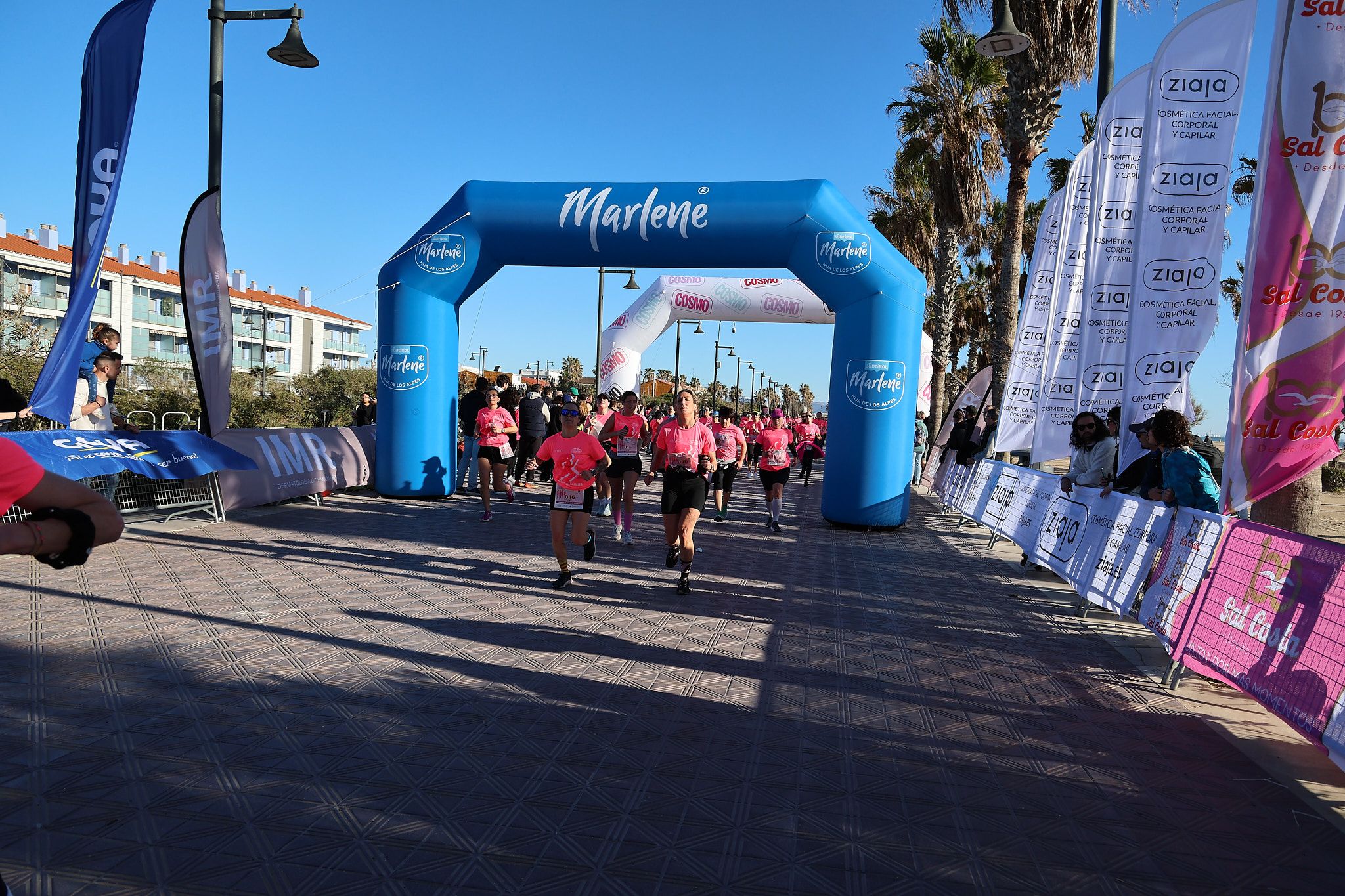 Las mejores fotos de la Carrera de la Mujer Central Lechera Asturiana de Valencia 2025. 699