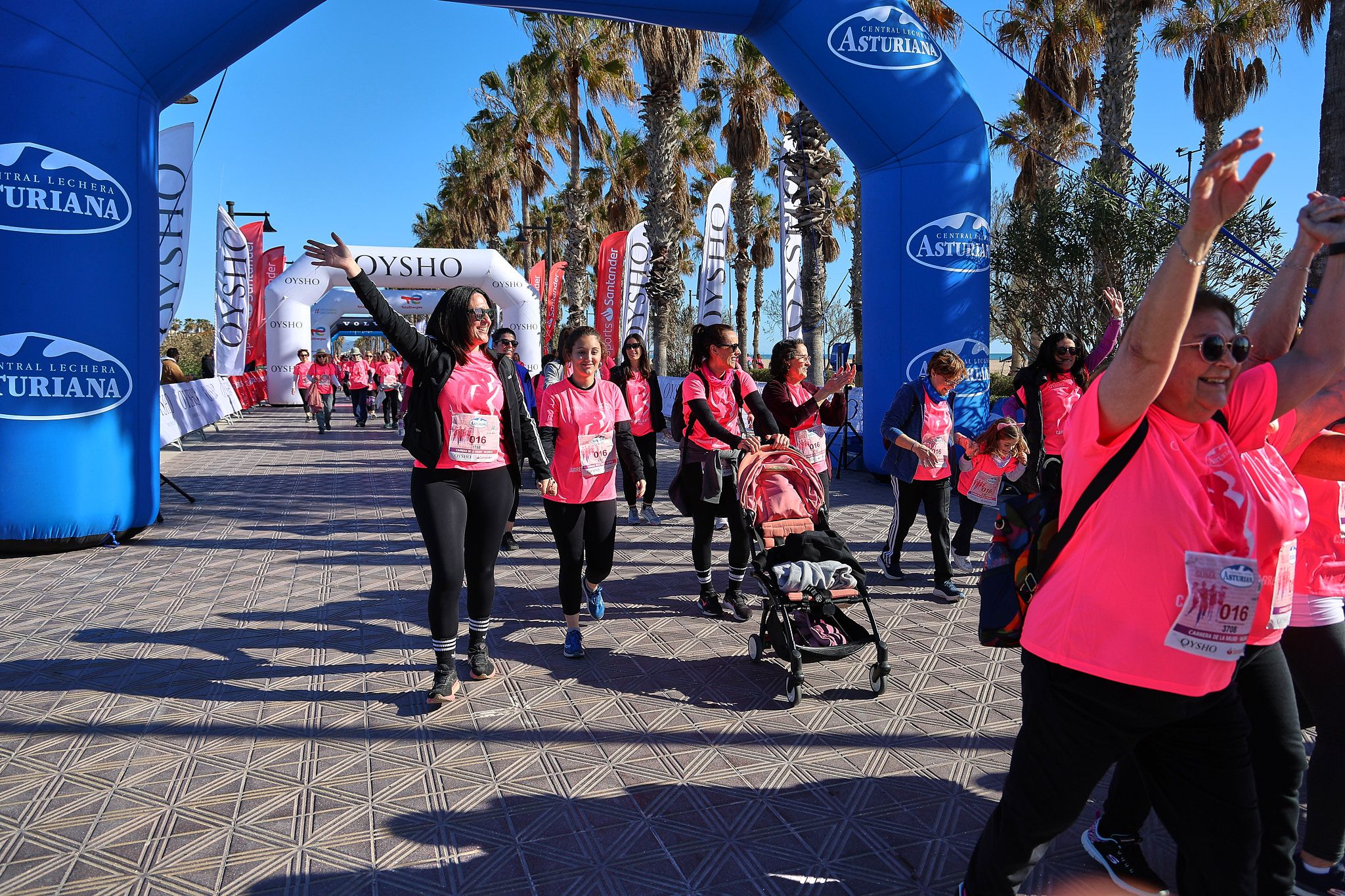 Las mejores fotos de la Carrera de la Mujer Central Lechera Asturiana de Valencia 2025. 1436