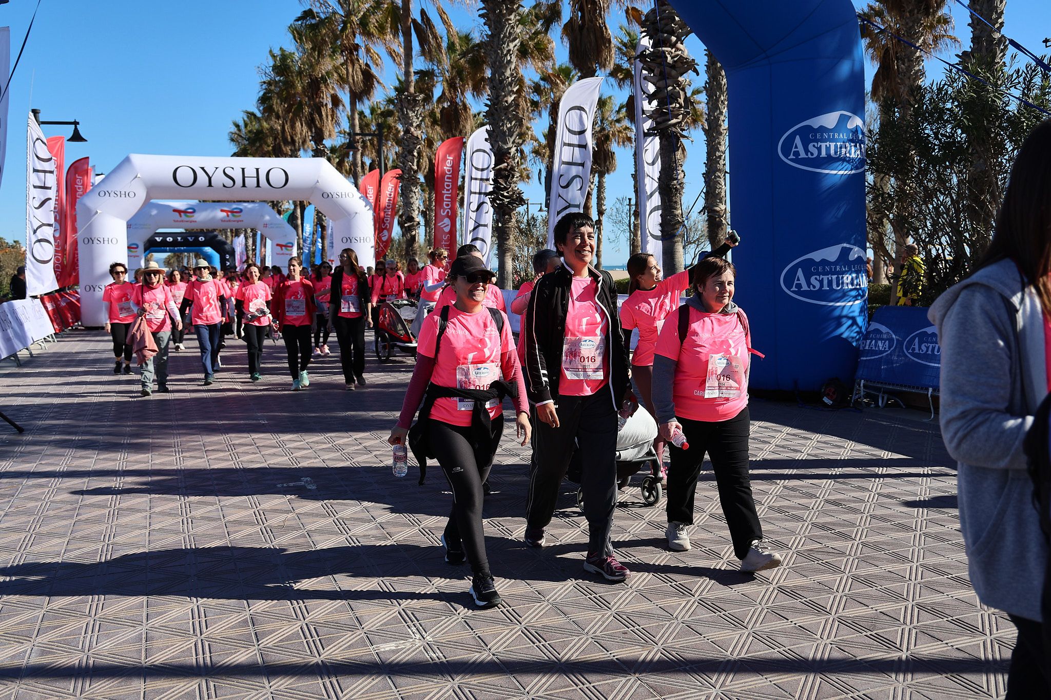 Las mejores fotos de la Carrera de la Mujer Central Lechera Asturiana de Valencia 2025. 1438