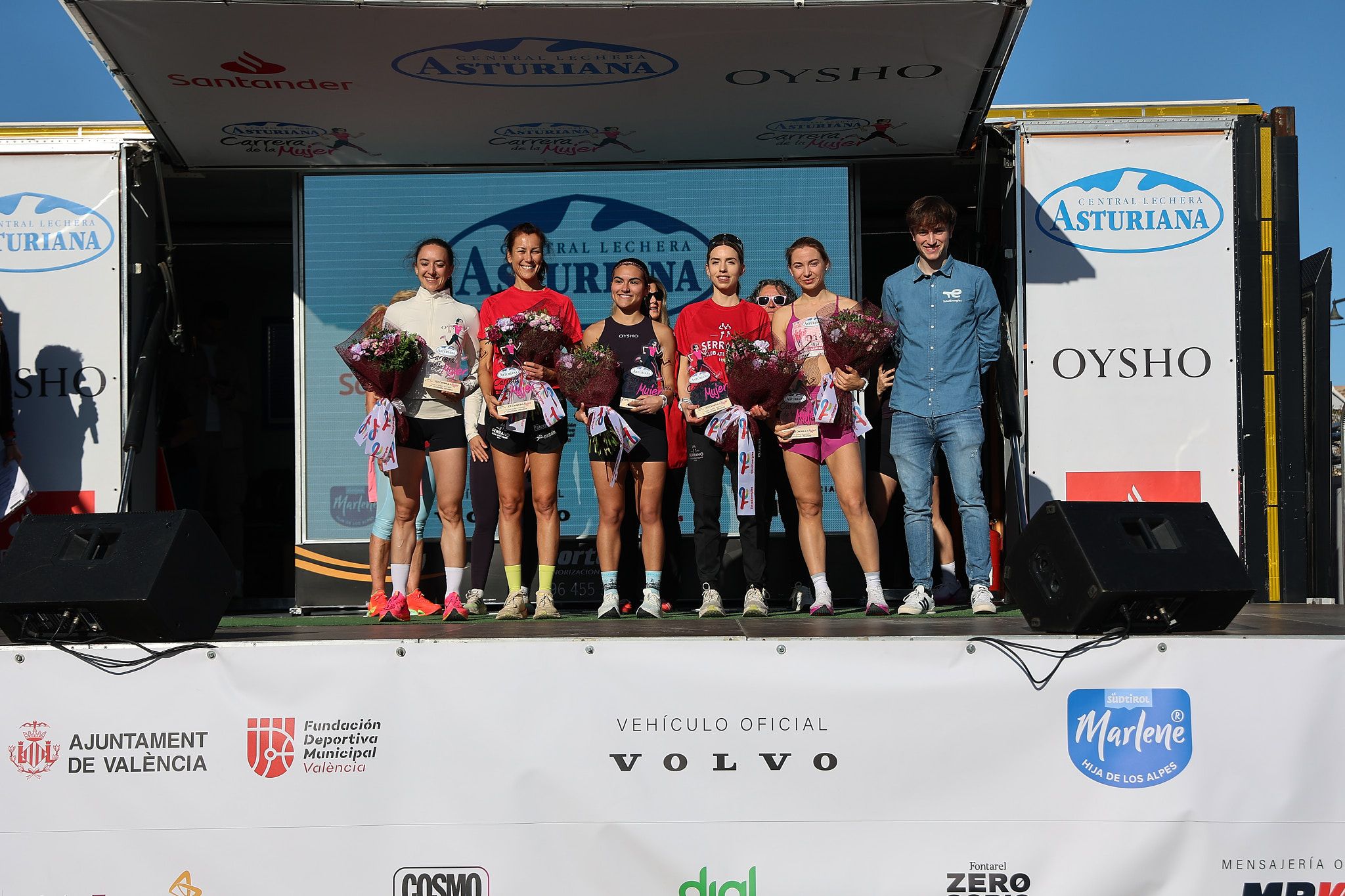 Las mejores fotos de la Carrera de la Mujer Central Lechera Asturiana de Valencia 2025. 957