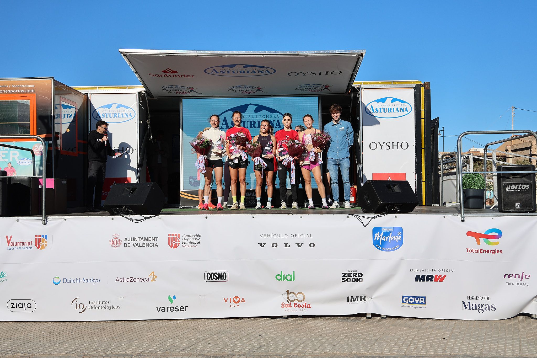 Las mejores fotos de la Carrera de la Mujer Central Lechera Asturiana de Valencia 2025. 958