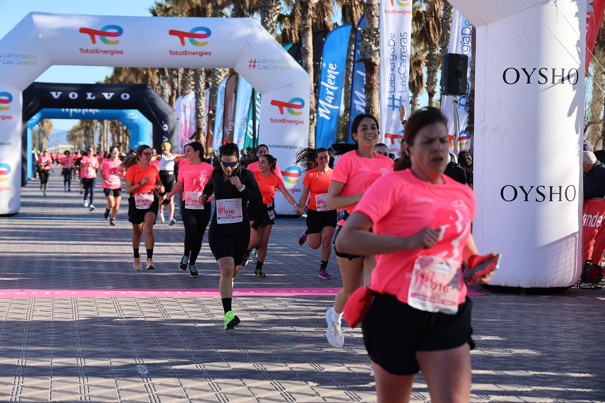 Las mejores fotos de la Carrera de la Mujer Central Lechera Asturiana de Valencia 2025. 472