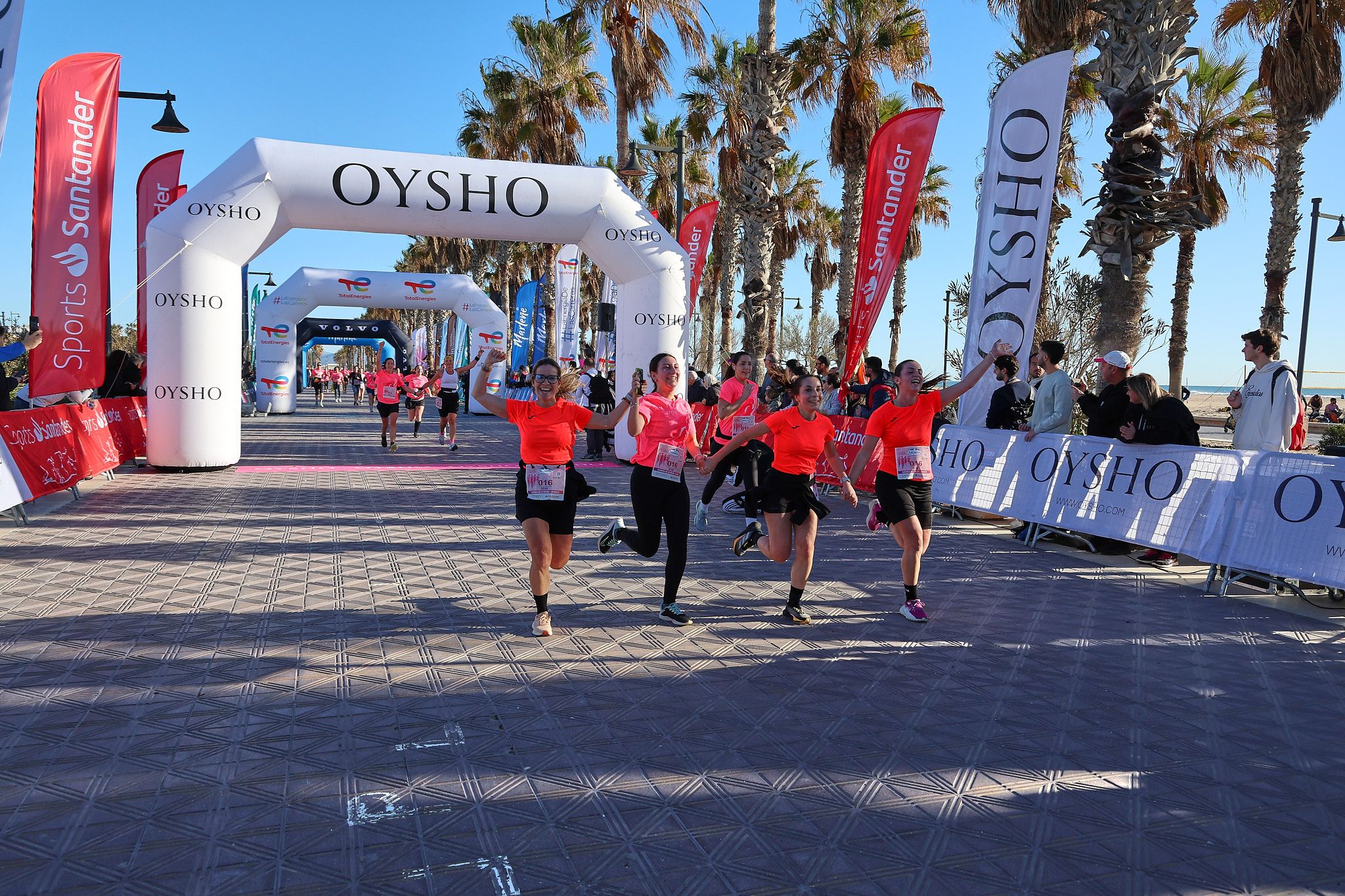 Las mejores fotos de la Carrera de la Mujer Central Lechera Asturiana de Valencia 2025. 476