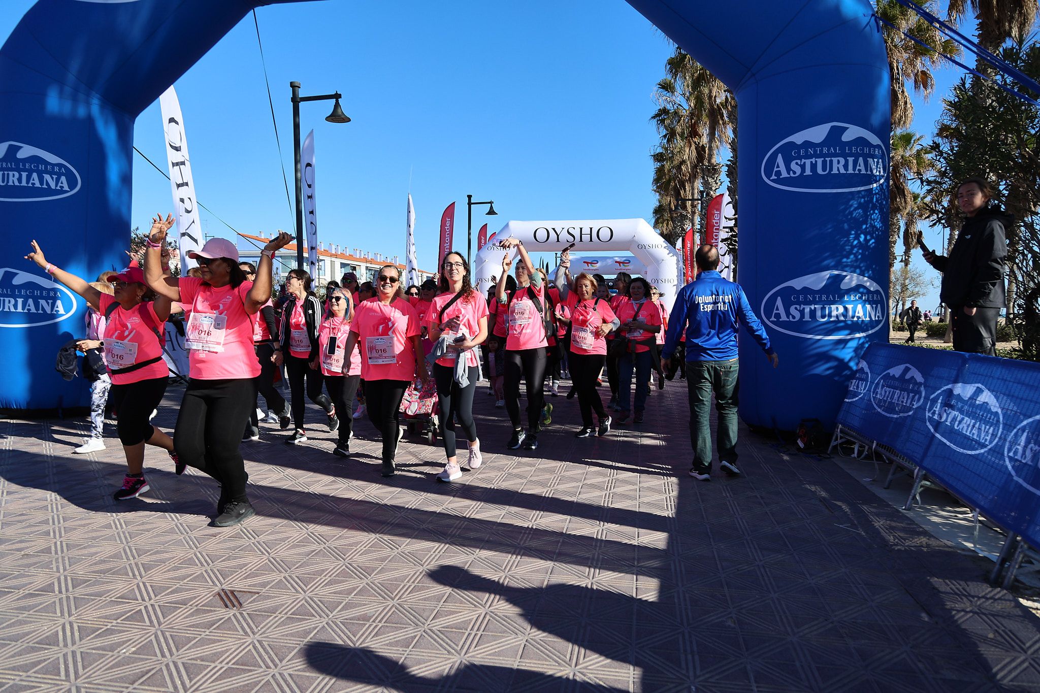 Las mejores fotos de la Carrera de la Mujer Central Lechera Asturiana de Valencia 2025. 1193