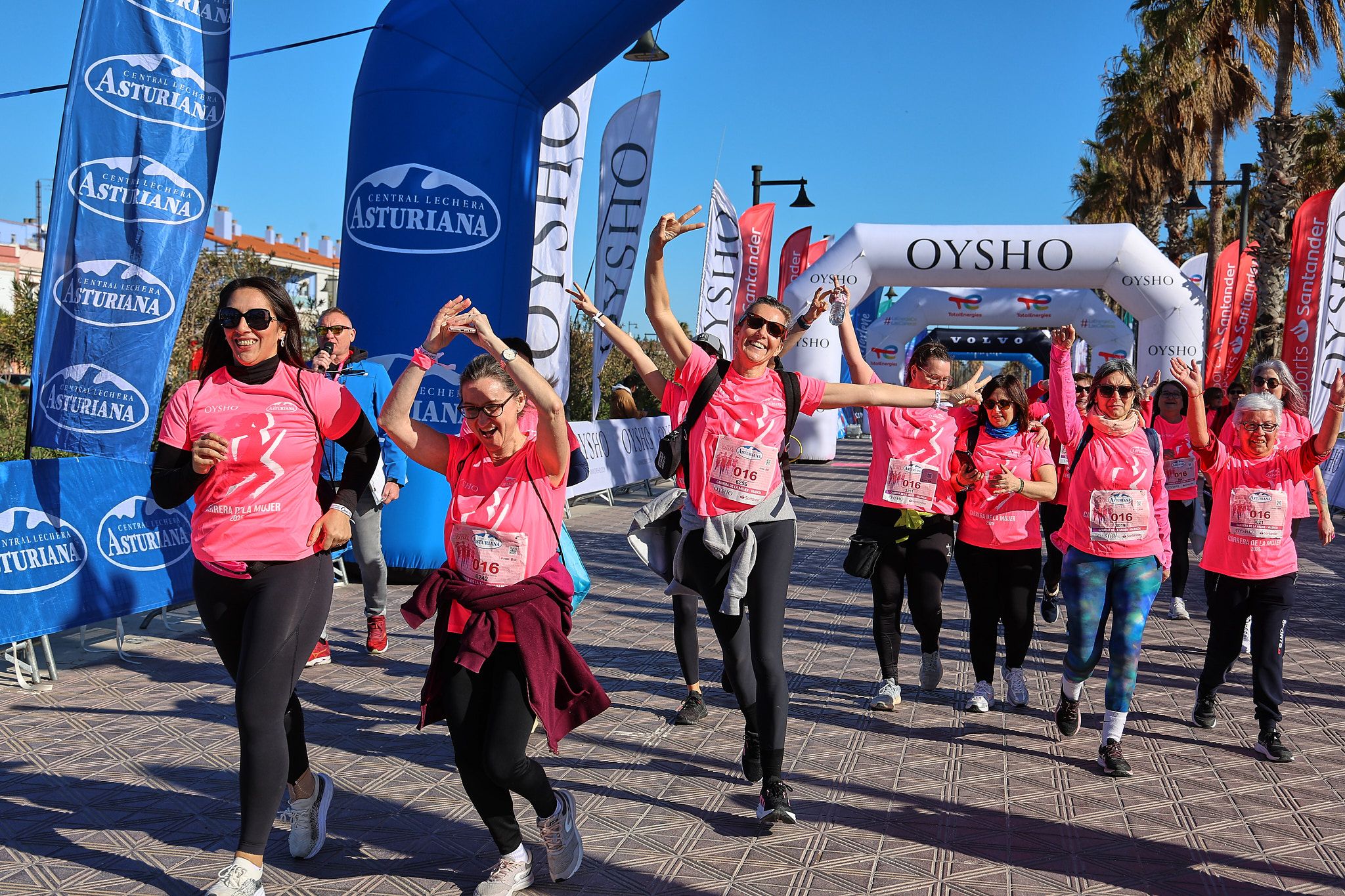 Las mejores fotos de la Carrera de la Mujer Central Lechera Asturiana de Valencia 2025. 1449