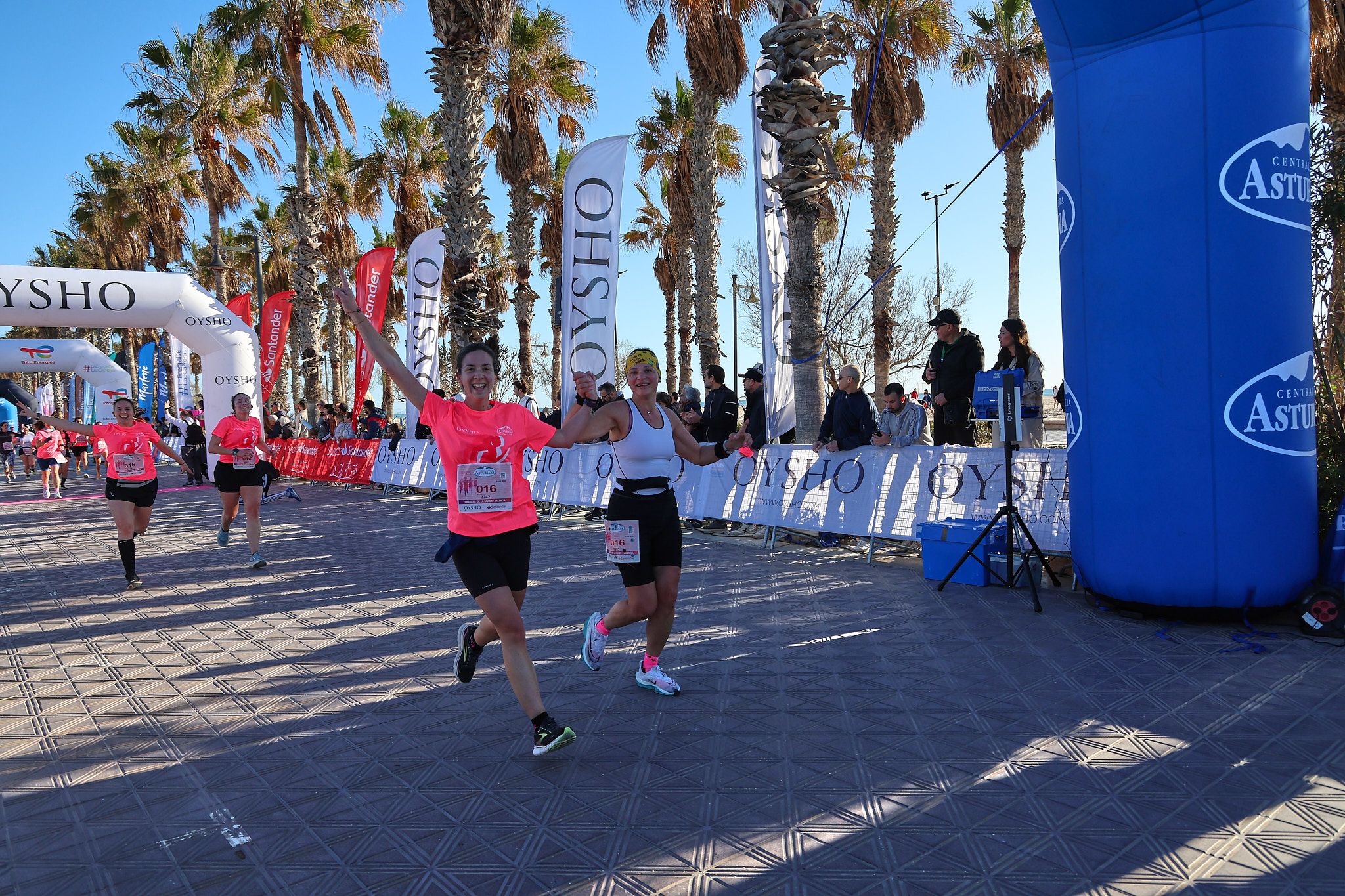 Las mejores fotos de la Carrera de la Mujer Central Lechera Asturiana de Valencia 2025. 477