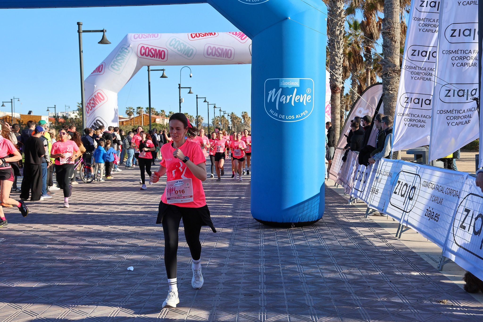 Las mejores fotos de la Carrera de la Mujer Central Lechera Asturiana de Valencia 2025. 714