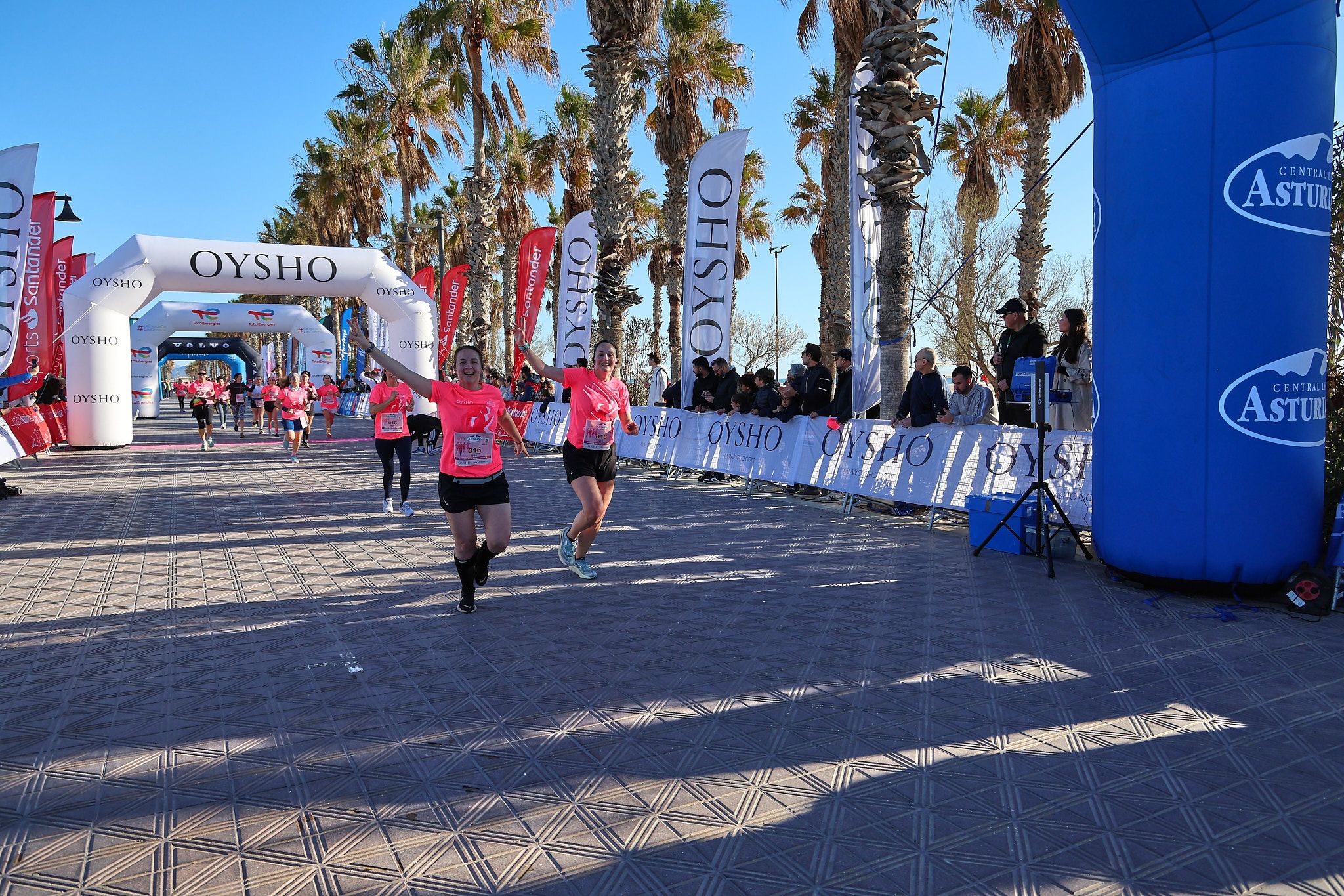 Las mejores fotos de la Carrera de la Mujer Central Lechera Asturiana de Valencia 2025. 479