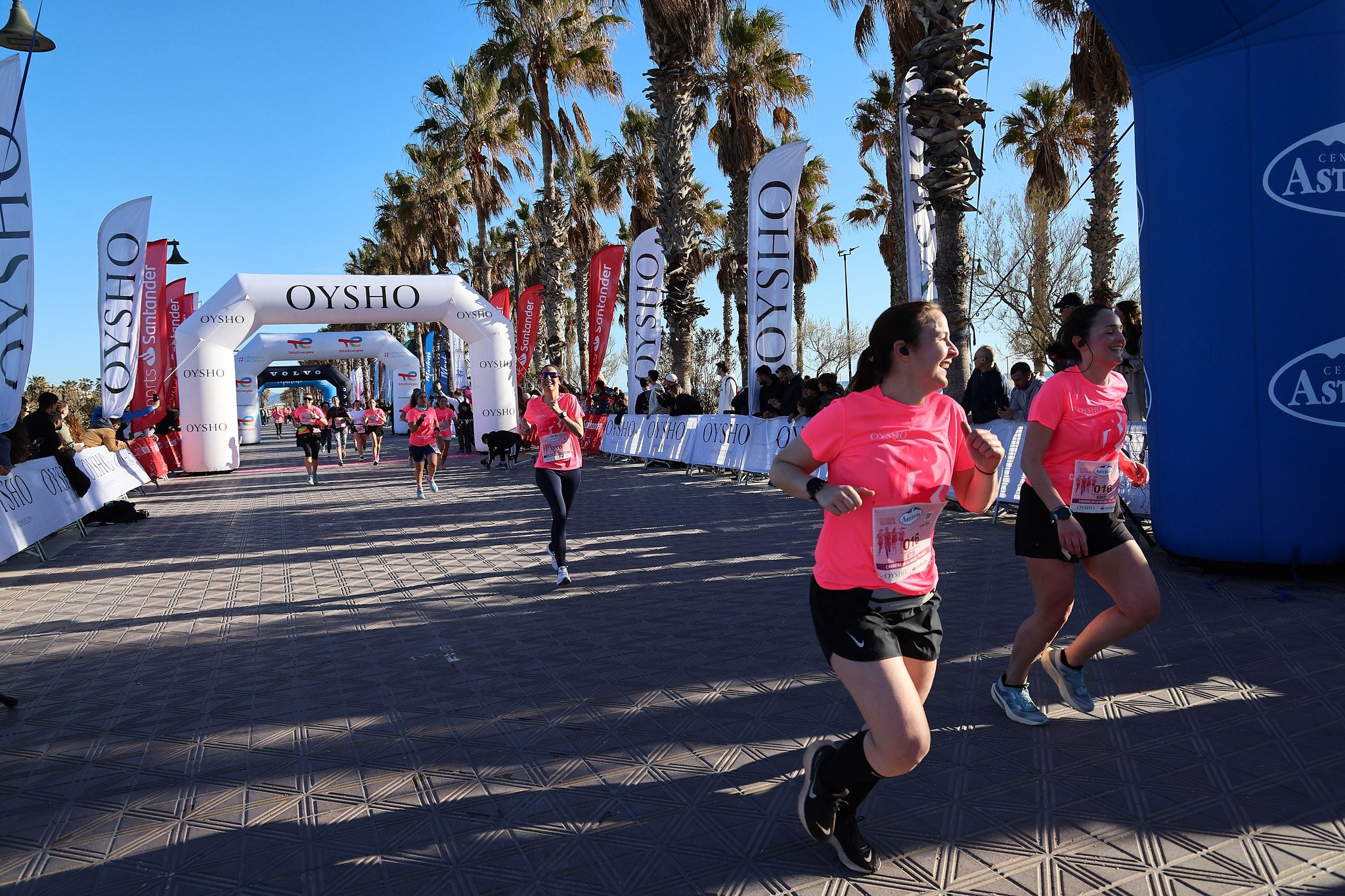 Las mejores fotos de la Carrera de la Mujer Central Lechera Asturiana de Valencia 2025. 481