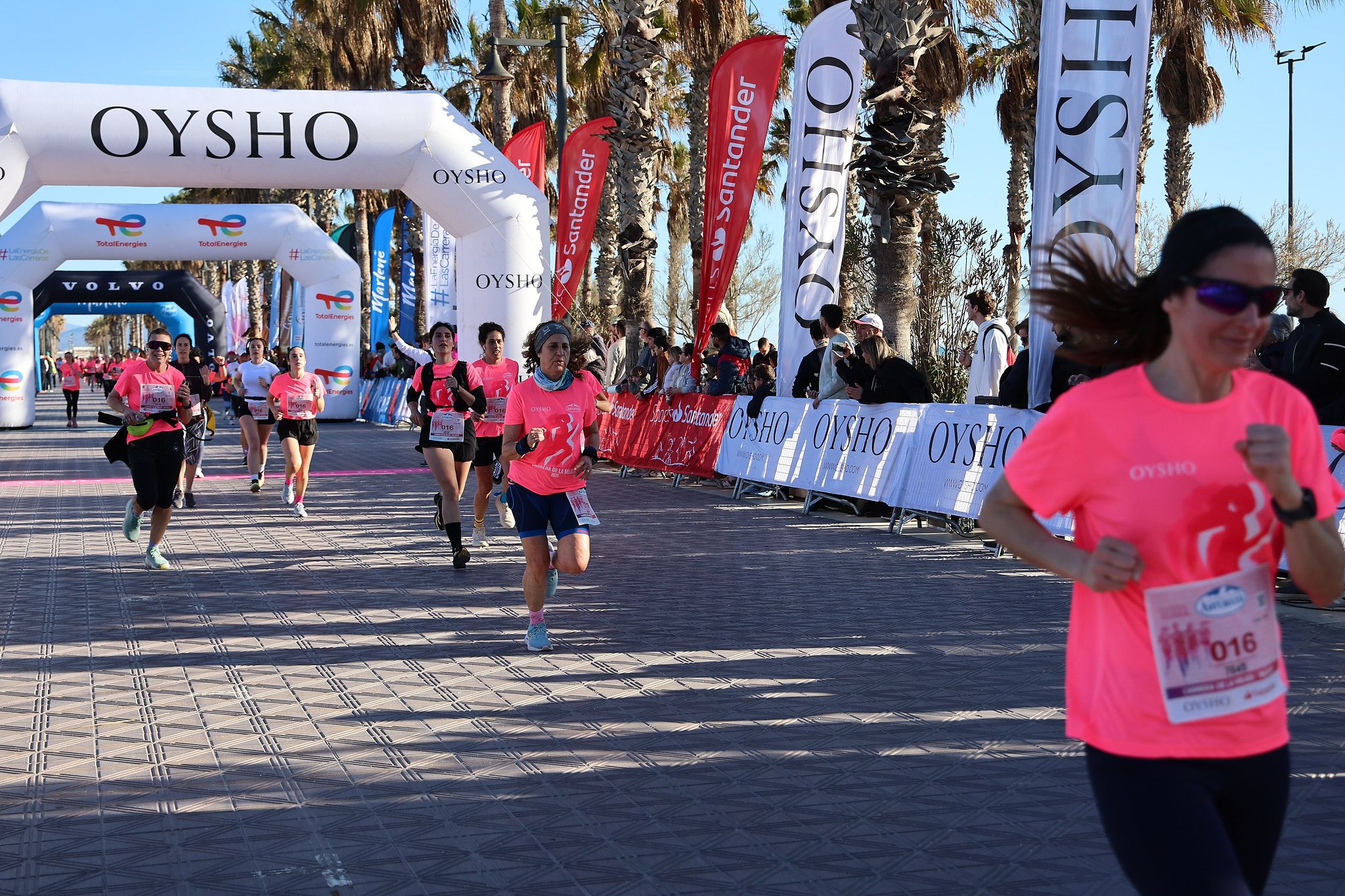 Las mejores fotos de la Carrera de la Mujer Central Lechera Asturiana de Valencia 2025. 482