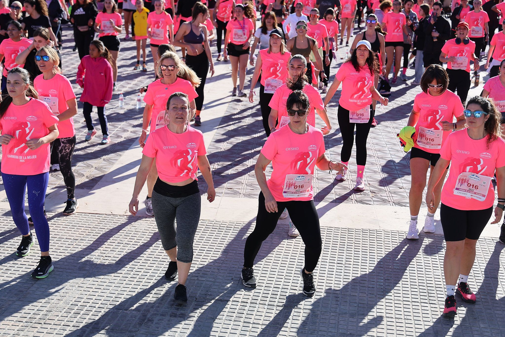 Las mejores fotos de la Carrera de la Mujer Central Lechera Asturiana de Valencia 2025. 982
