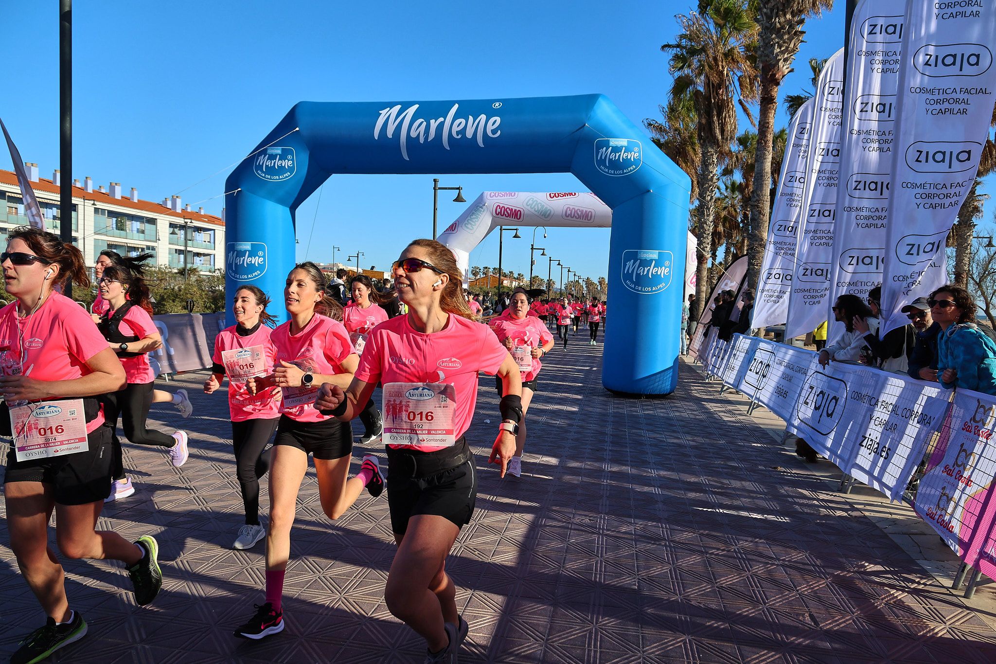 Las mejores fotos de la Carrera de la Mujer Central Lechera Asturiana de Valencia 2025. 718