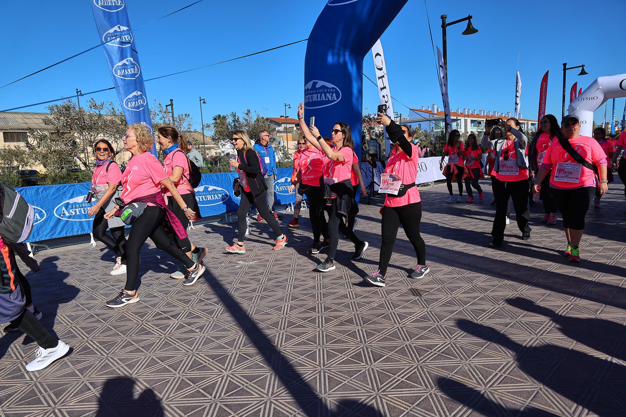 Las mejores fotos de la Carrera de la Mujer Central Lechera Asturiana de Valencia 2025. 1208