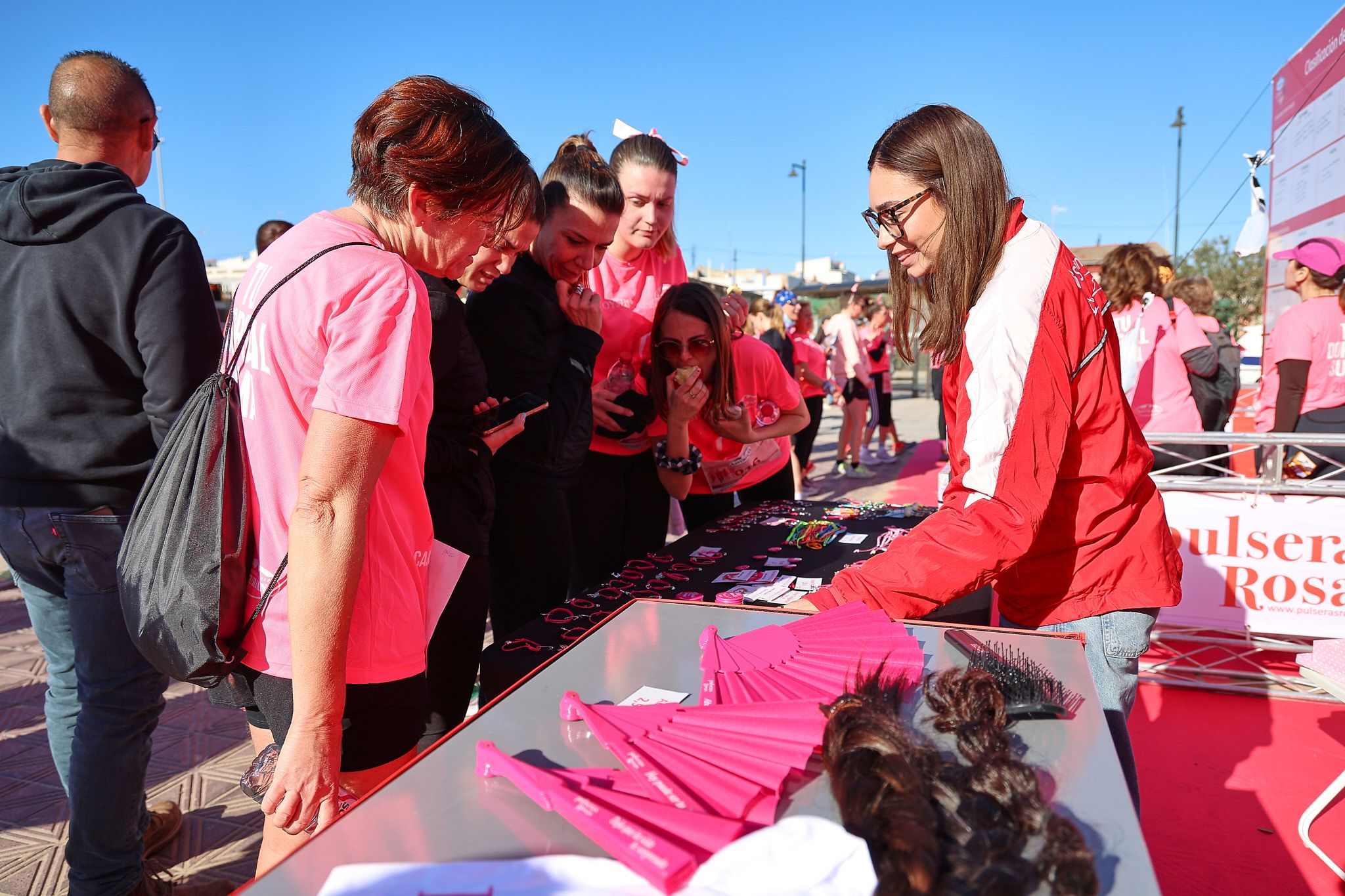 Las mejores fotos de la Carrera de la Mujer Central Lechera Asturiana de Valencia 2025. 988