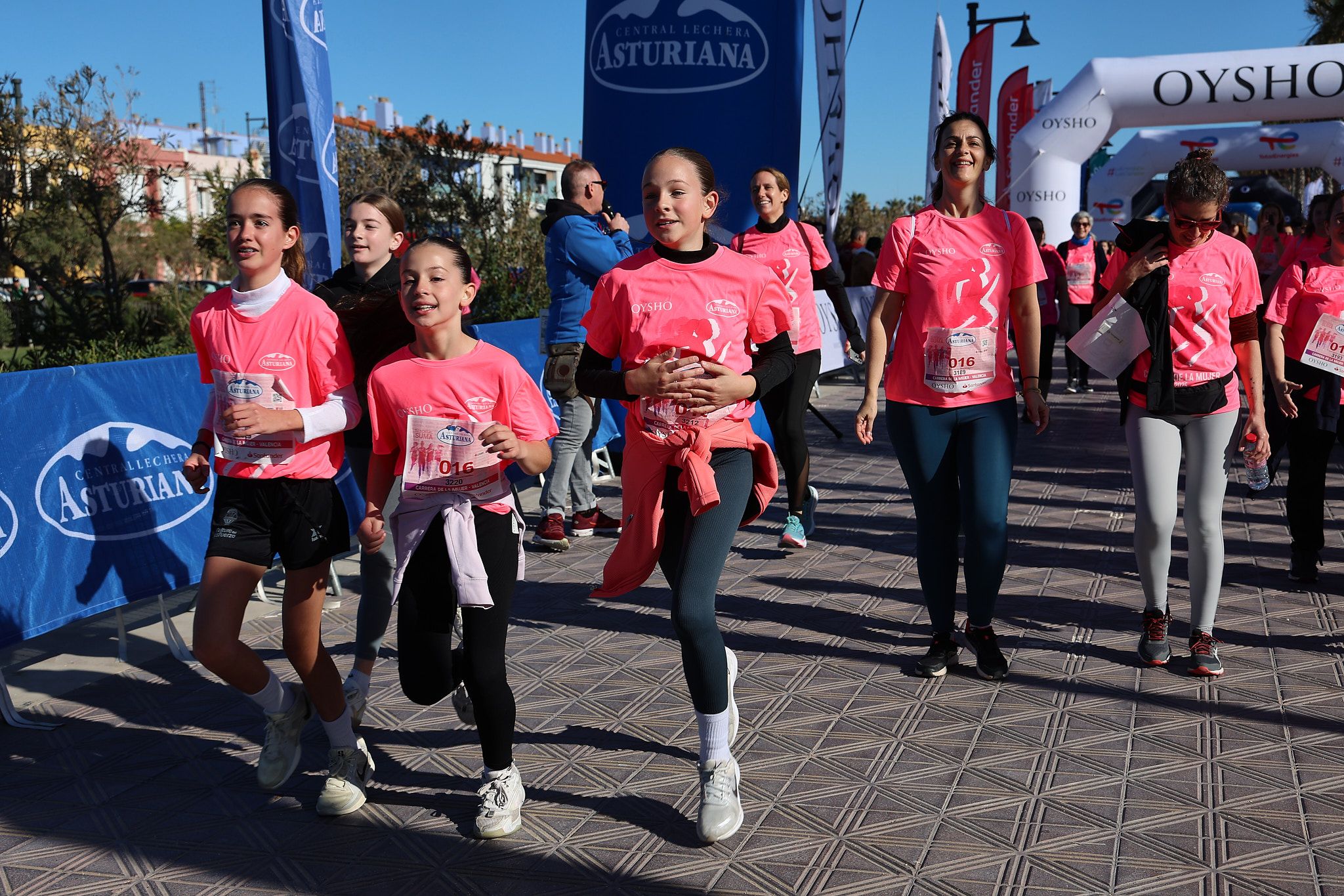 Las mejores fotos de la Carrera de la Mujer Central Lechera Asturiana de Valencia 2025. 1215