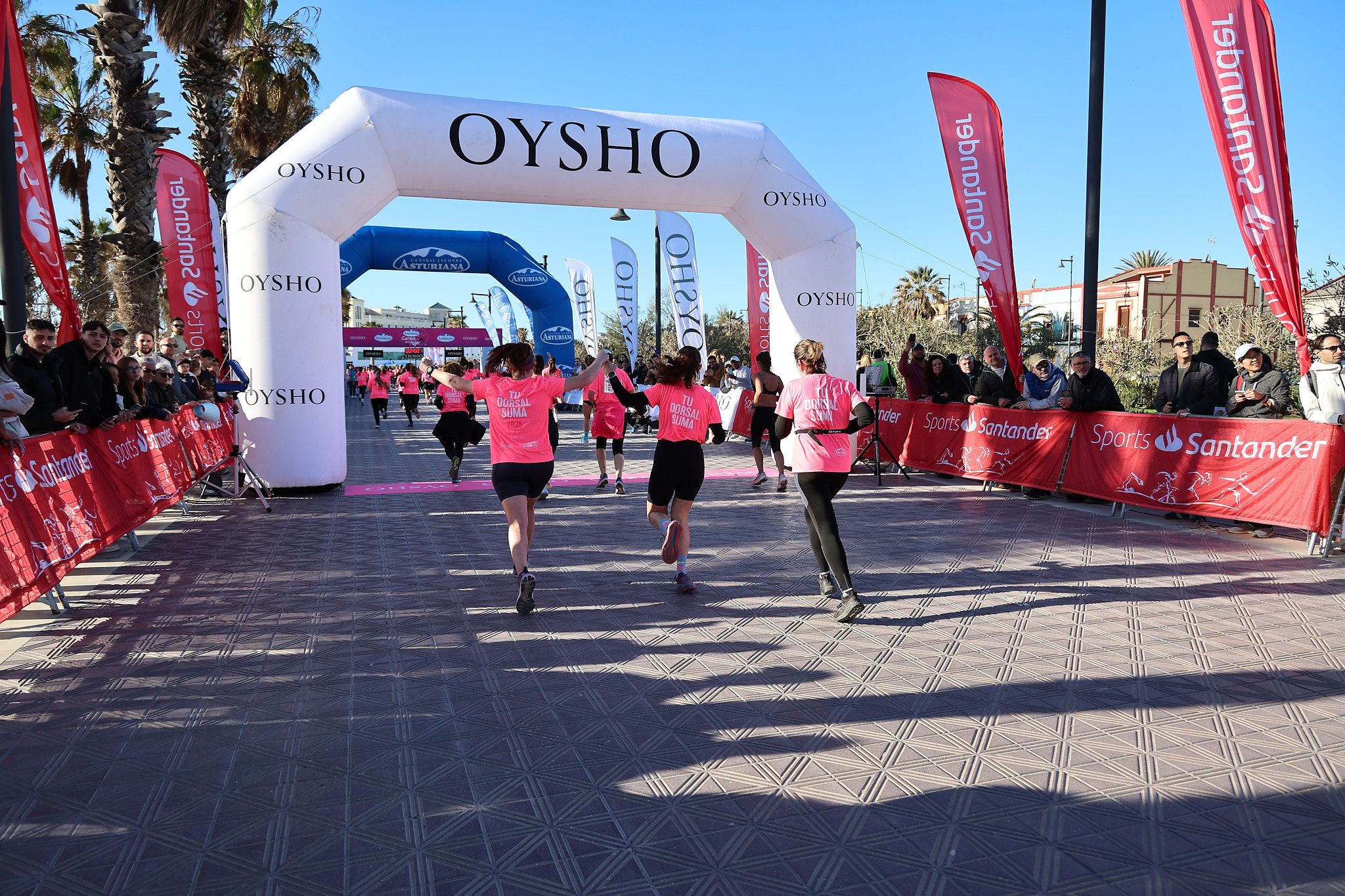 Las mejores fotos de la Carrera de la Mujer Central Lechera Asturiana de Valencia 2025. 734