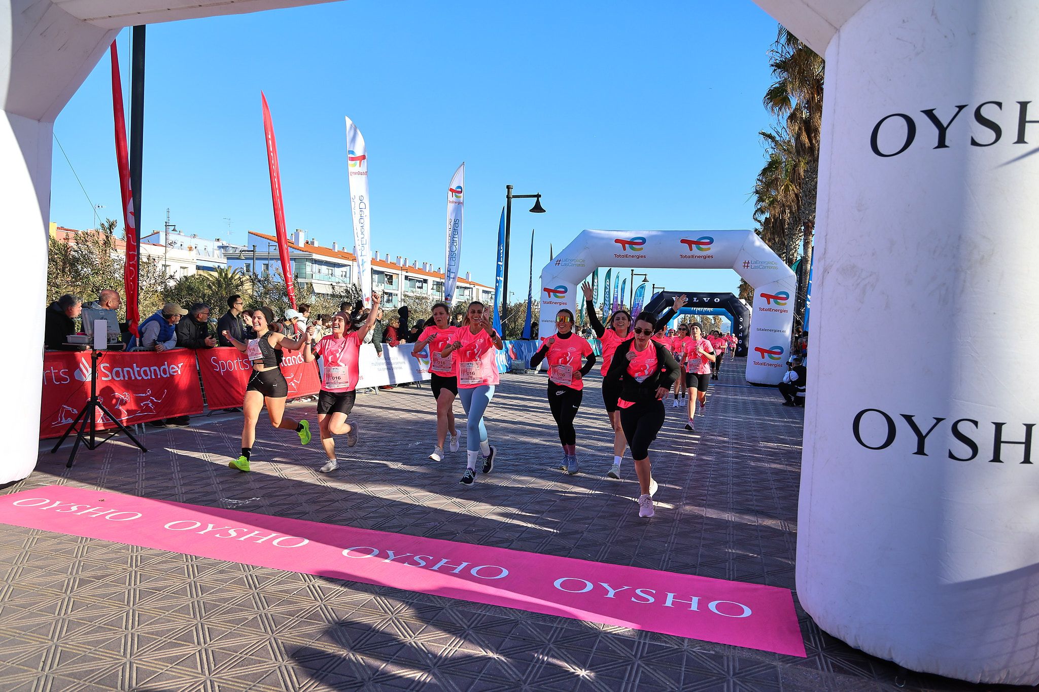 Las mejores fotos de la Carrera de la Mujer Central Lechera Asturiana de Valencia 2025. 744