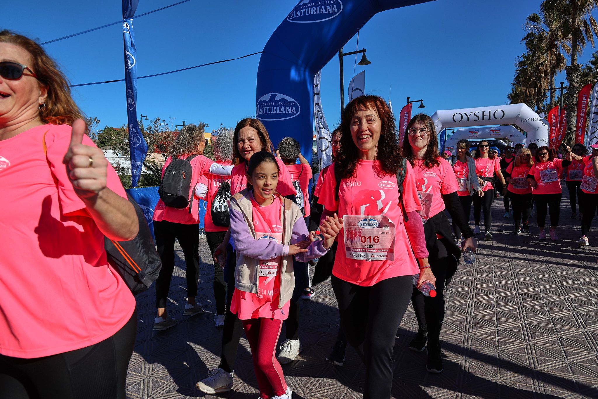 Las mejores fotos de la Carrera de la Mujer Central Lechera Asturiana de Valencia 2025. 1243