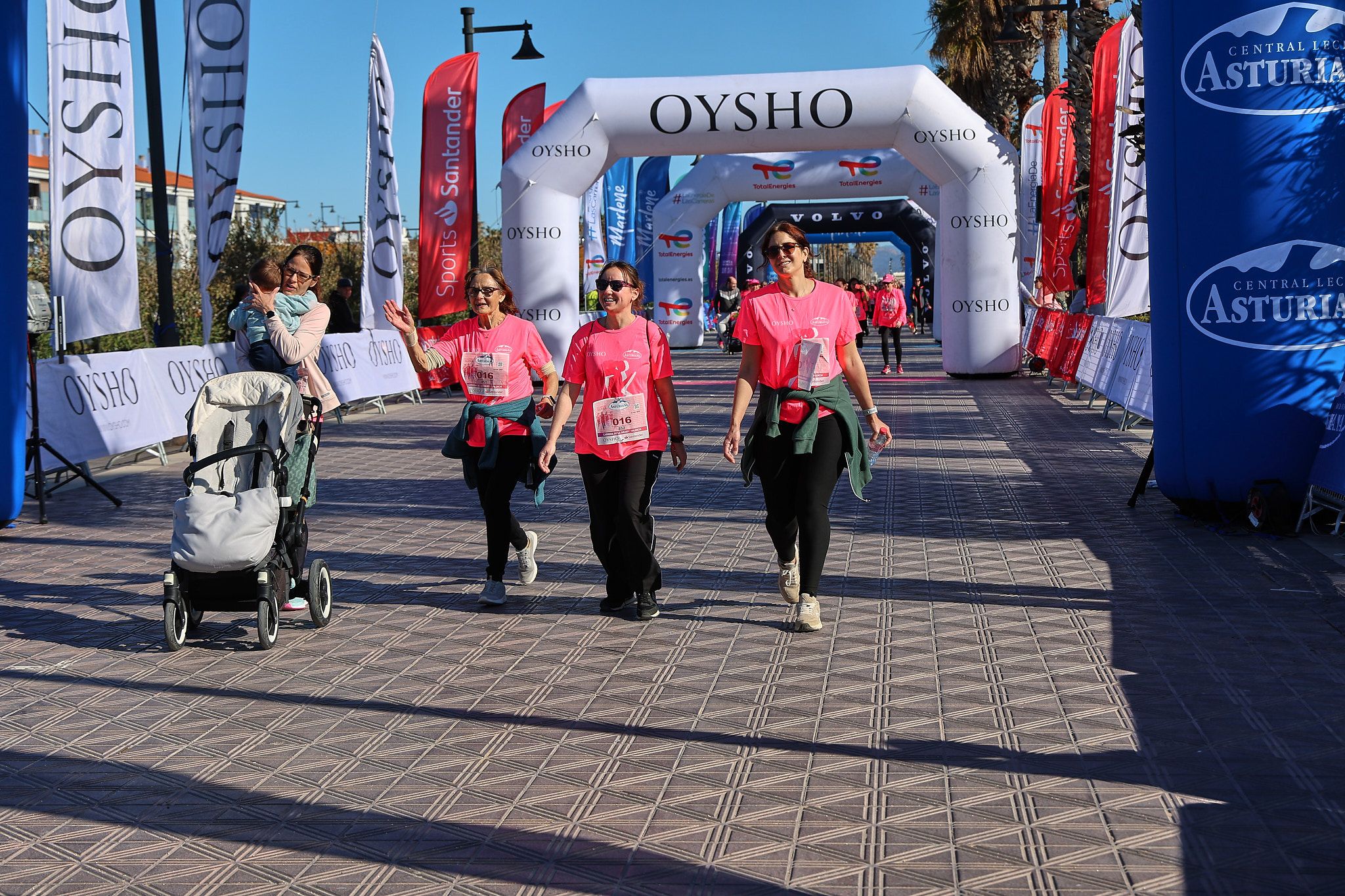Las mejores fotos de la Carrera de la Mujer Central Lechera Asturiana de Valencia 2025. 1493