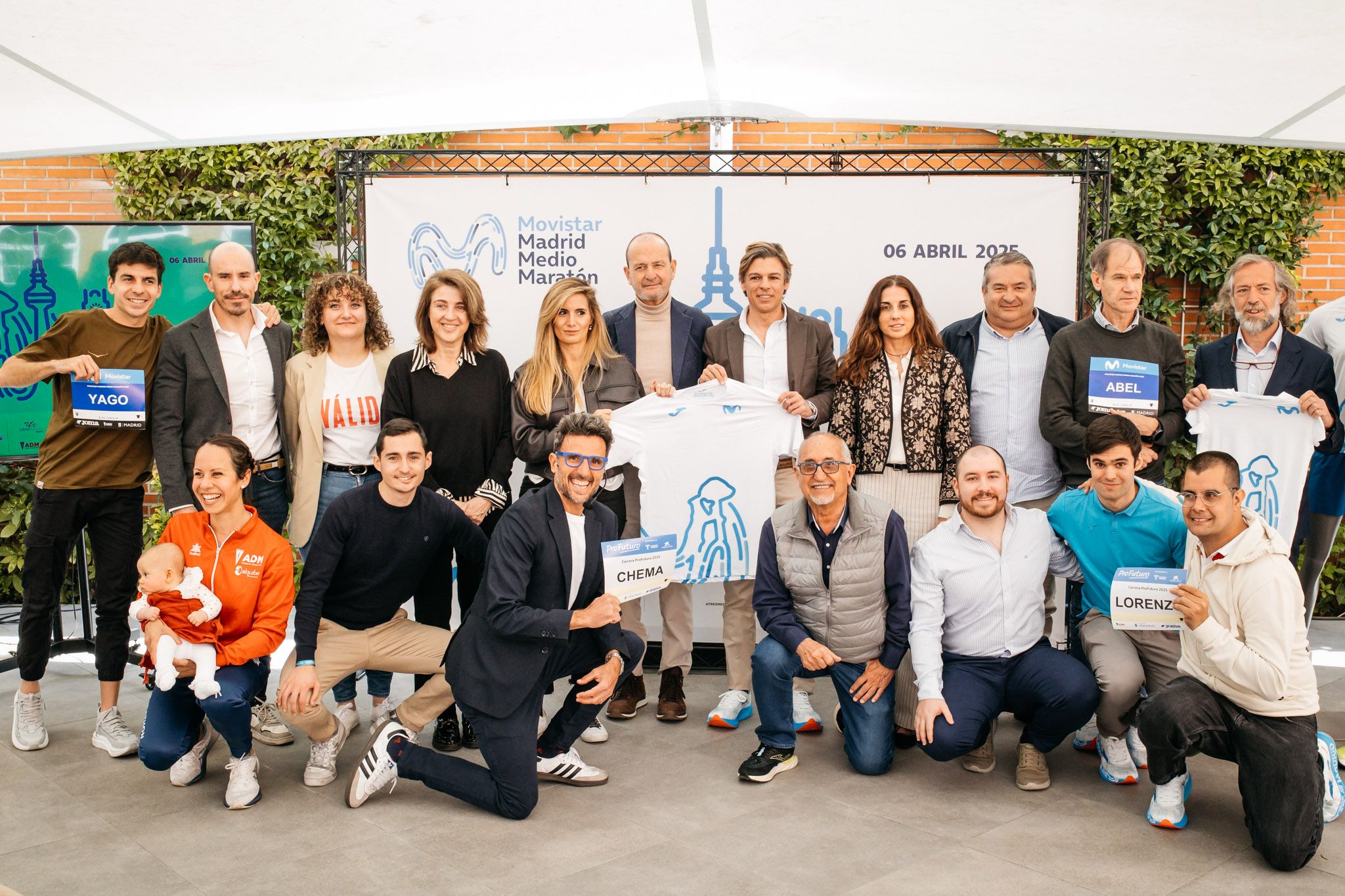 Foto de familia de la presentación de Movistar Madrid Medio Maratón 2025 / Imagen: LateMiLente