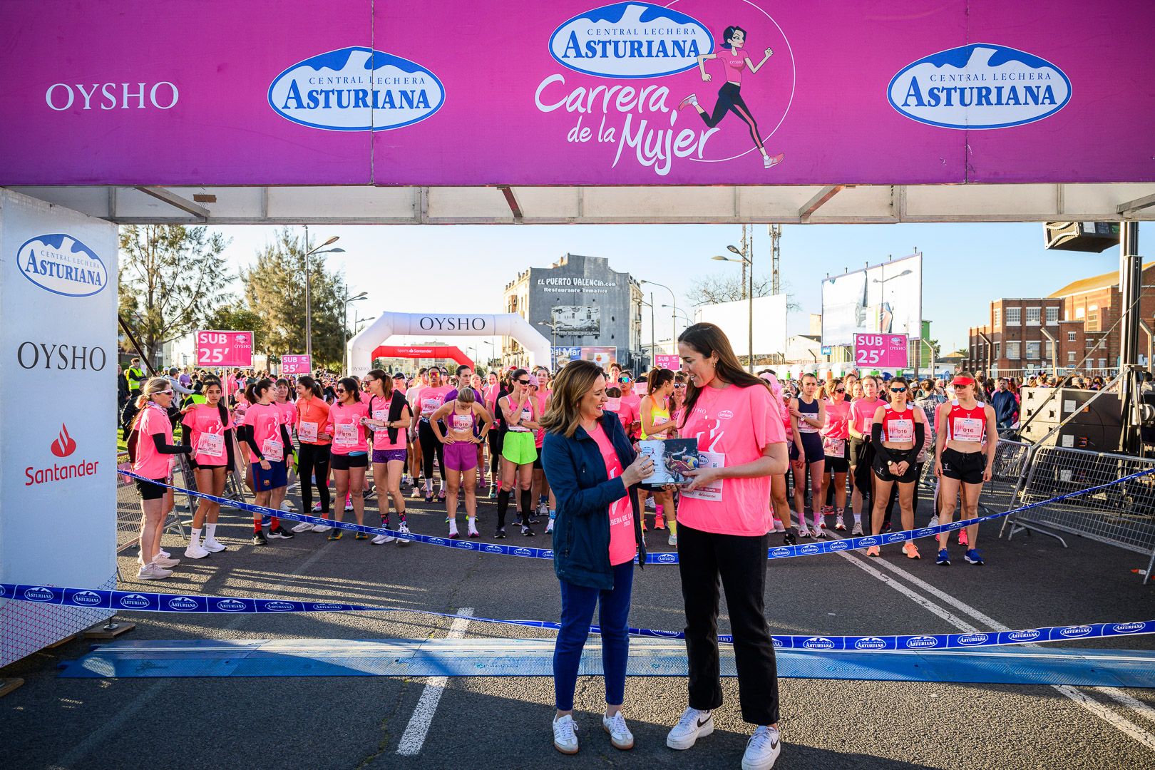 Más fotos de la Carrera de la Mujer Central Lechera Asturiana de Valencia 2025. 3767