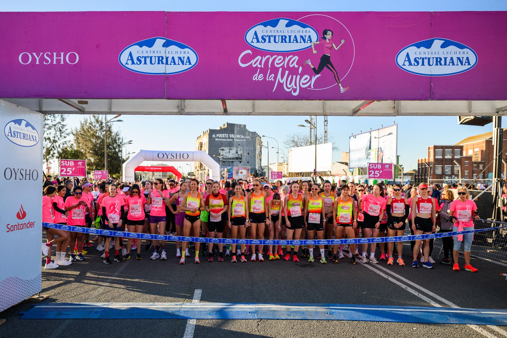 Más fotos de la Carrera de la Mujer Central Lechera Asturiana de Valencia 2025. 3794