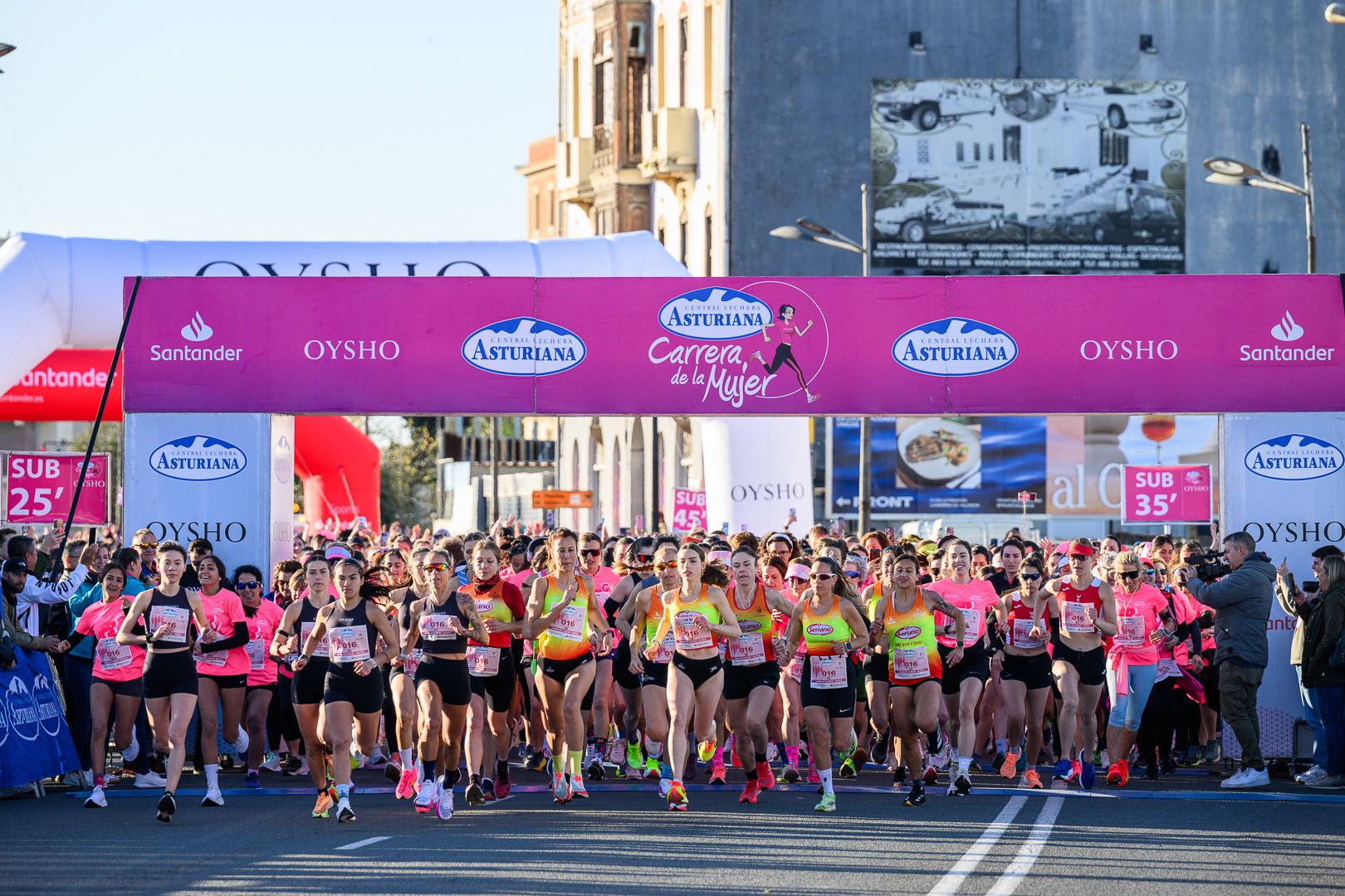 Más fotos de la Carrera de la Mujer Central Lechera Asturiana de Valencia 2025. 3853