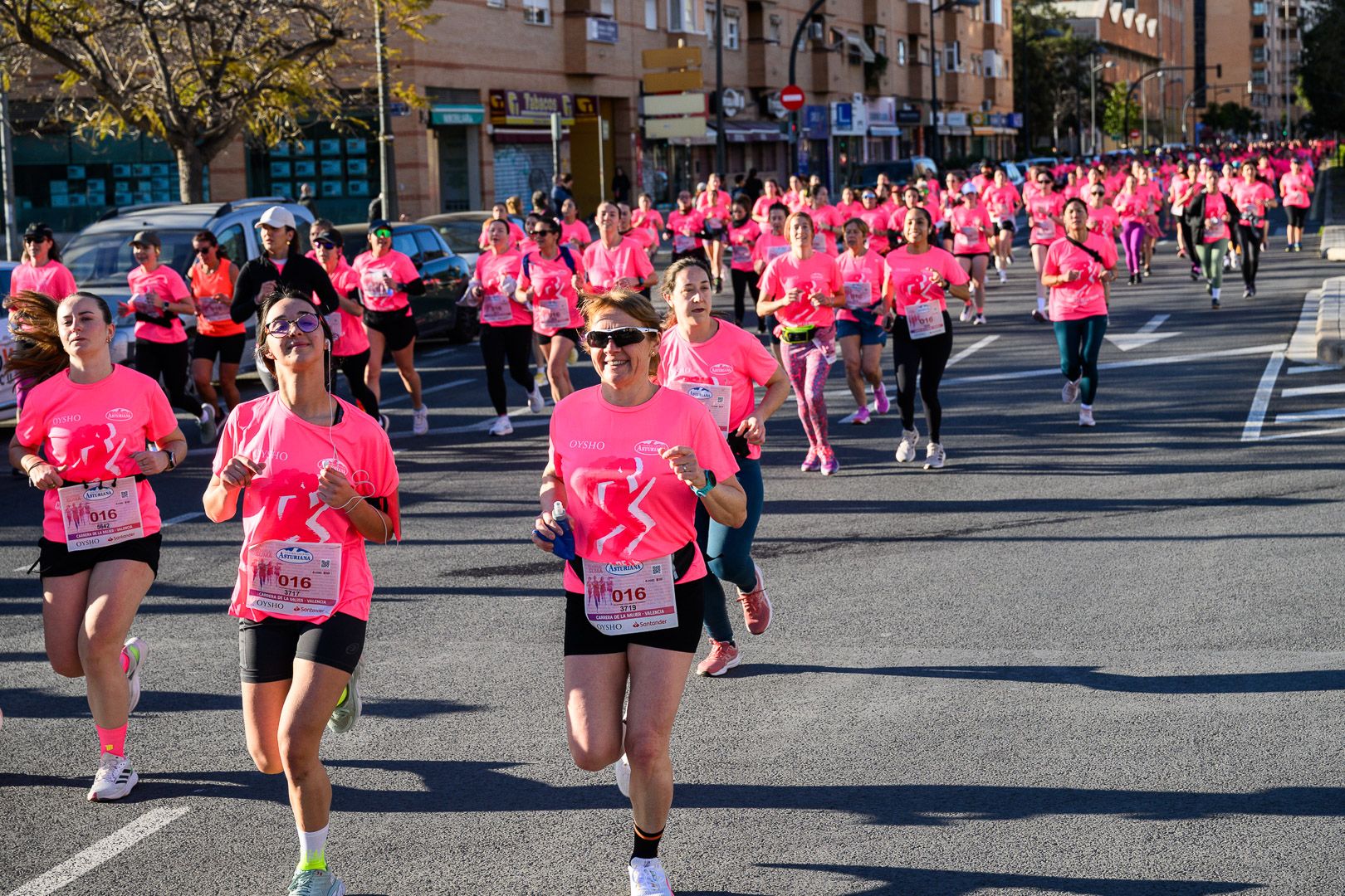 Más fotos de la Carrera de la Mujer Central Lechera Asturiana de Valencia 2025. 3948