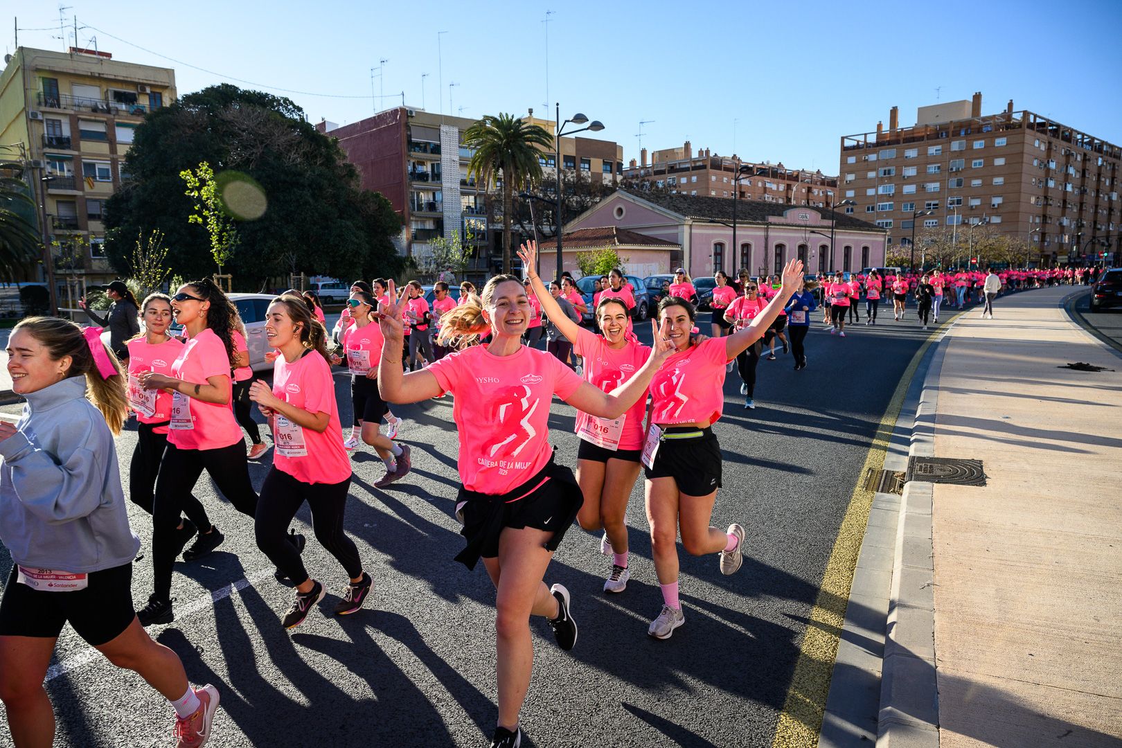 Más fotos de la Carrera de la Mujer Central Lechera Asturiana de Valencia 2025. 3971