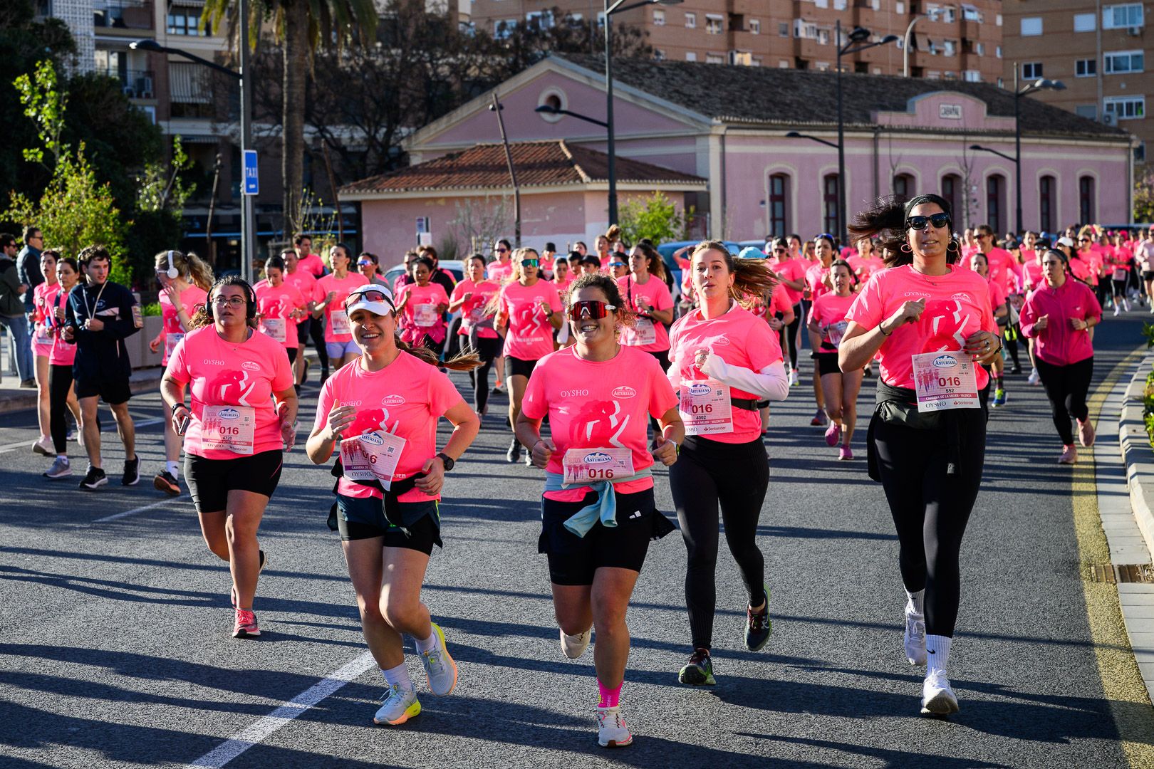 Más fotos de la Carrera de la Mujer Central Lechera Asturiana de Valencia 2025. 3979