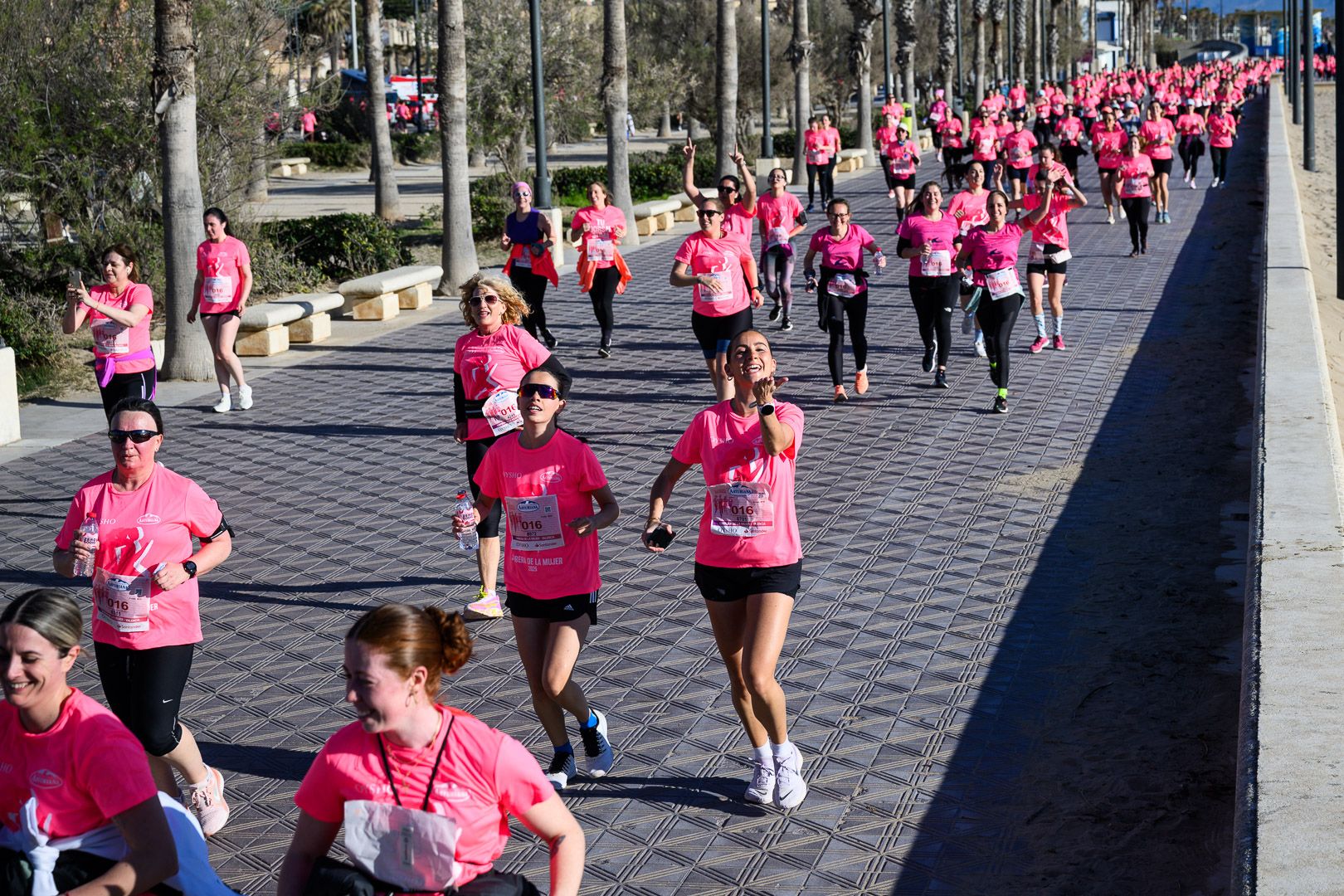 Más fotos de la Carrera de la Mujer Central Lechera Asturiana de Valencia 2025. 4075
