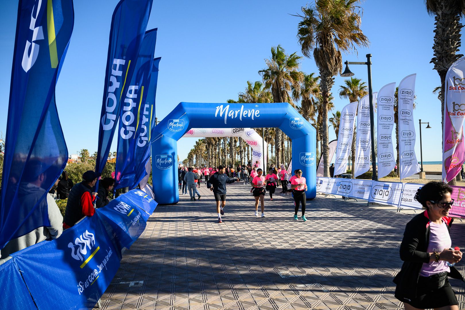 Más fotos de la Carrera de la Mujer Central Lechera Asturiana de Valencia 2025. 4167
