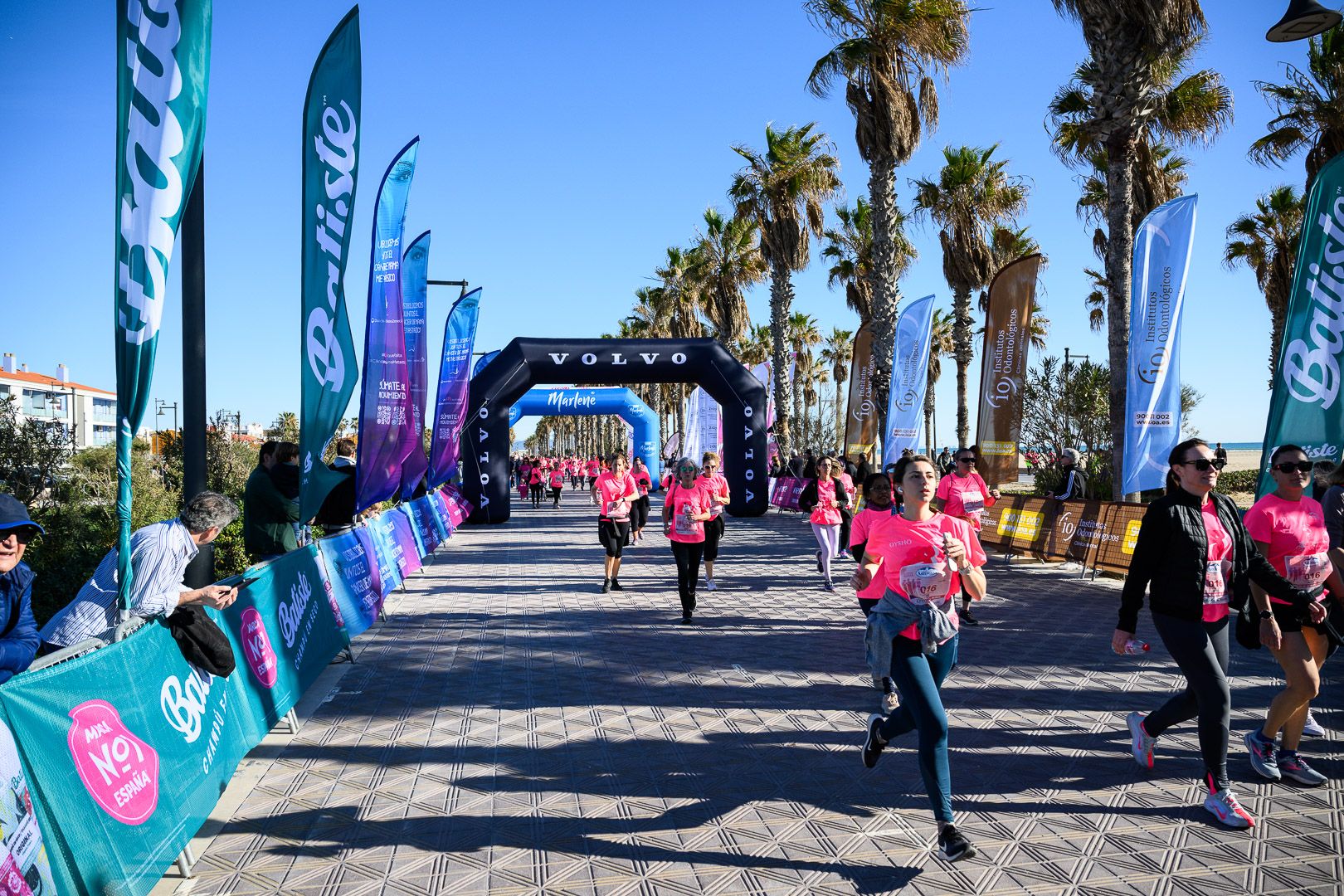 Más fotos de la Carrera de la Mujer Central Lechera Asturiana de Valencia 2025. 4174