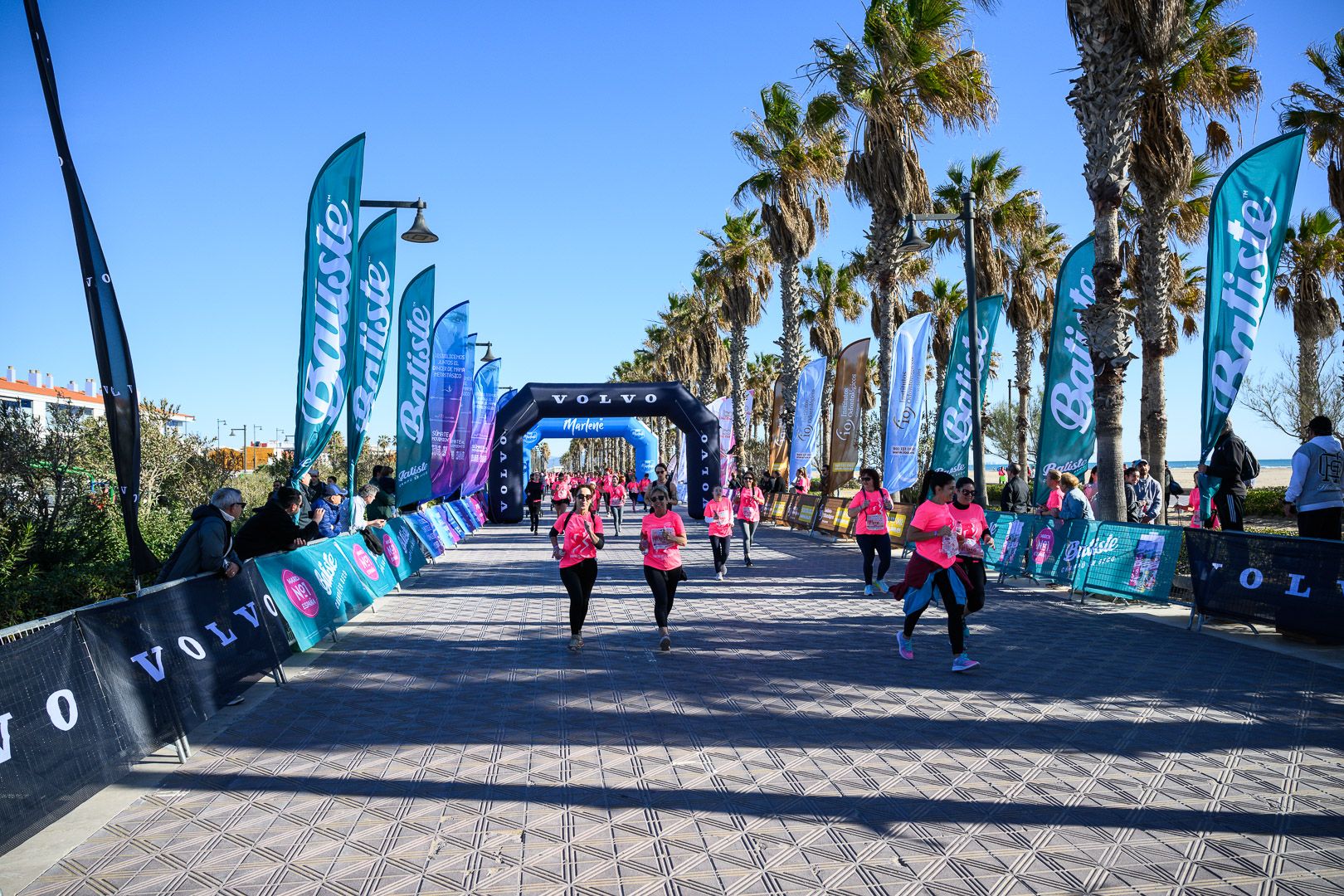 Más fotos de la Carrera de la Mujer Central Lechera Asturiana de Valencia 2025. 4176