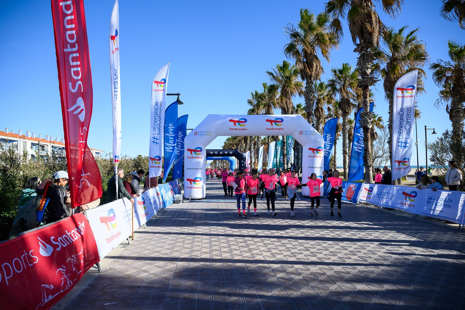 Más fotos de la Carrera de la Mujer Central Lechera Asturiana de Valencia 2025. 4190