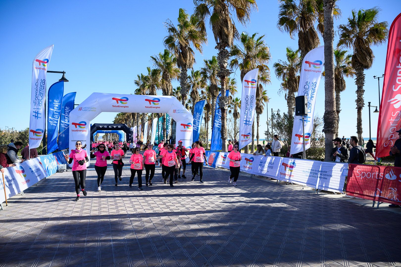 Más fotos de la Carrera de la Mujer Central Lechera Asturiana de Valencia 2025. 4192