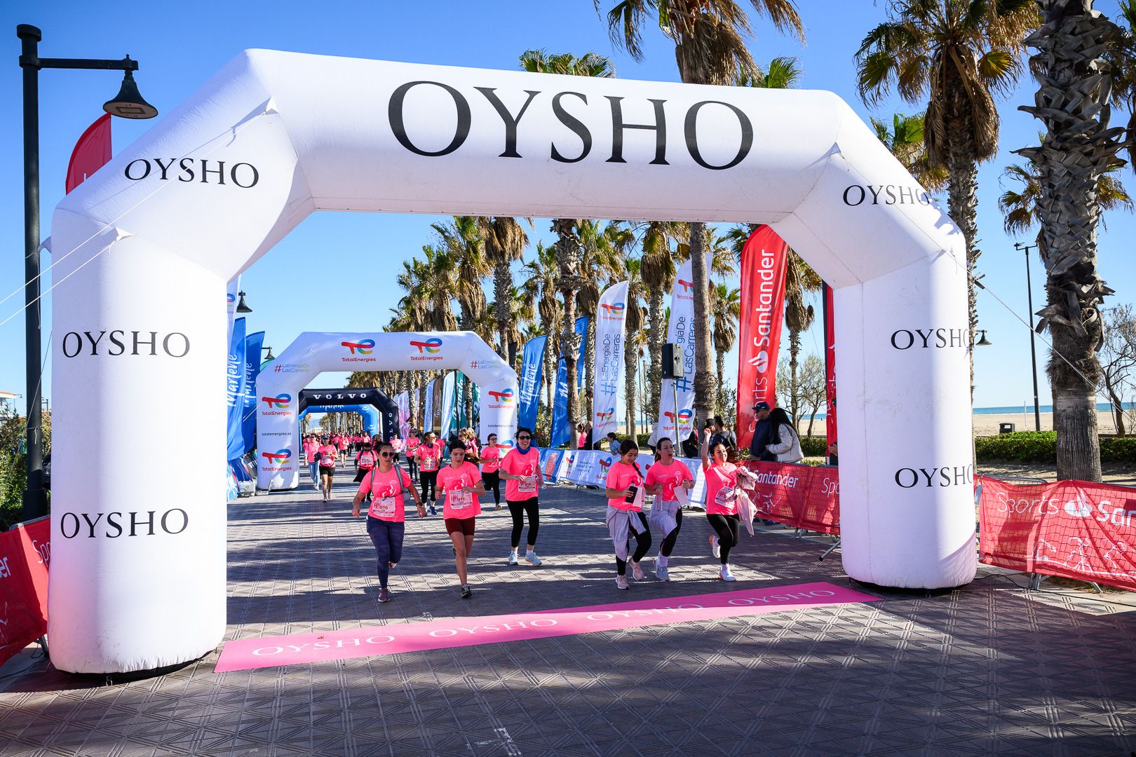 Más fotos de la Carrera de la Mujer Central Lechera Asturiana de Valencia 2025. 4196