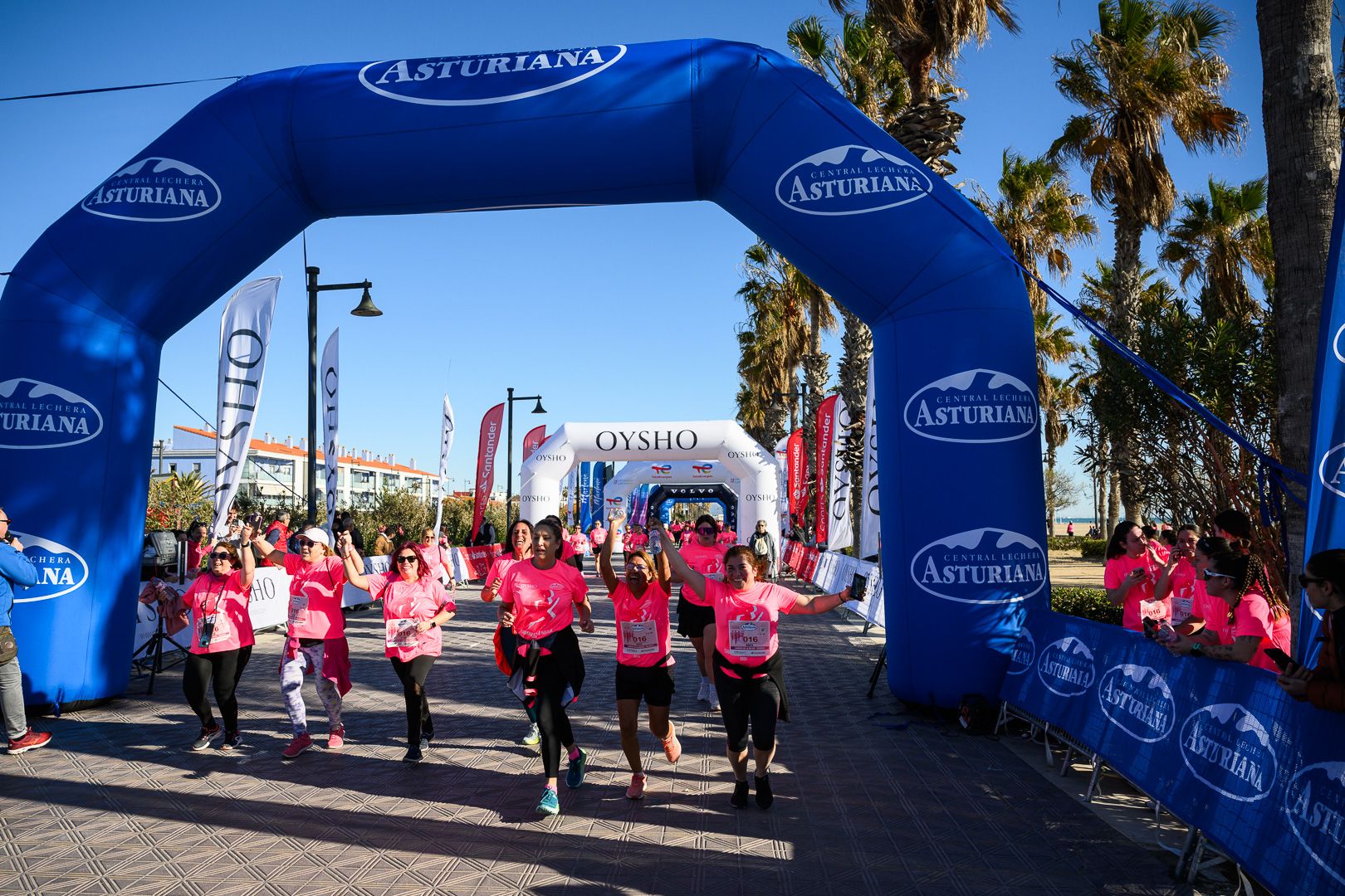 Más fotos de la Carrera de la Mujer Central Lechera Asturiana de Valencia 2025. 4209