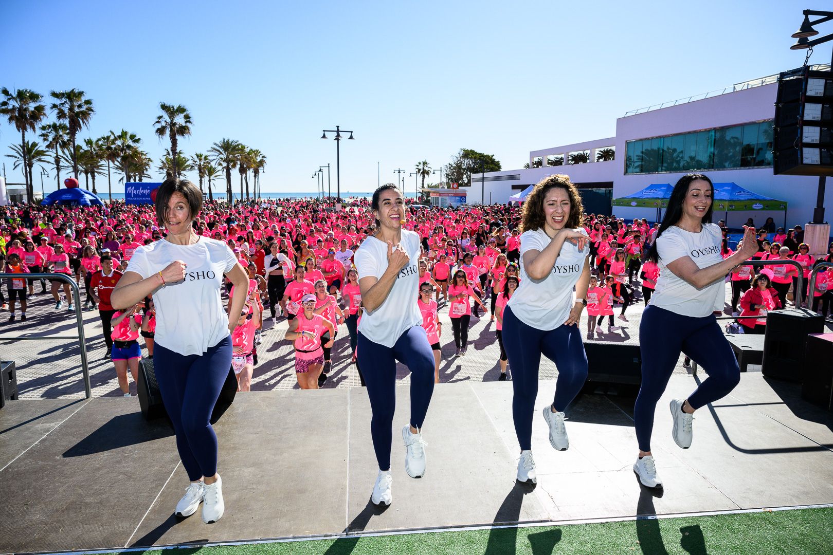 Más fotos de la Carrera de la Mujer Central Lechera Asturiana de Valencia 2025. 4273