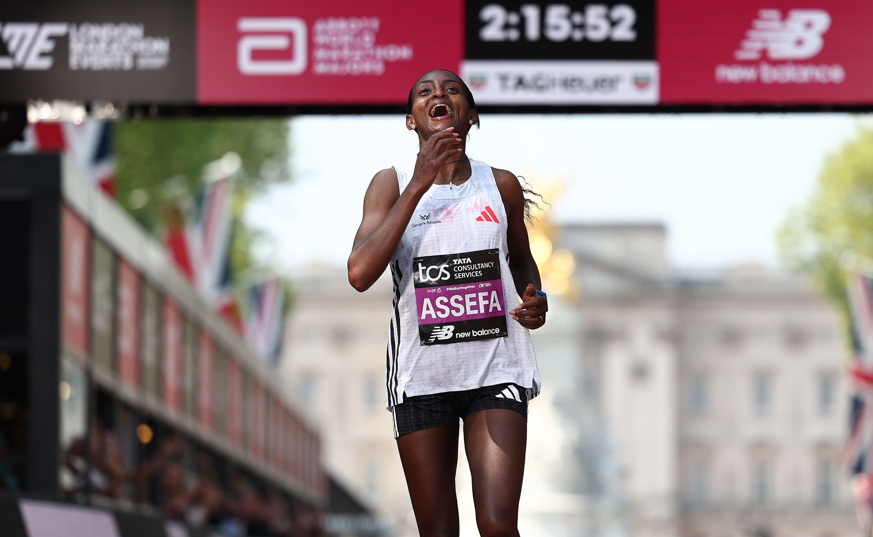 Tigist Assefa se ha impuesto en el Maratón de Londres 2025