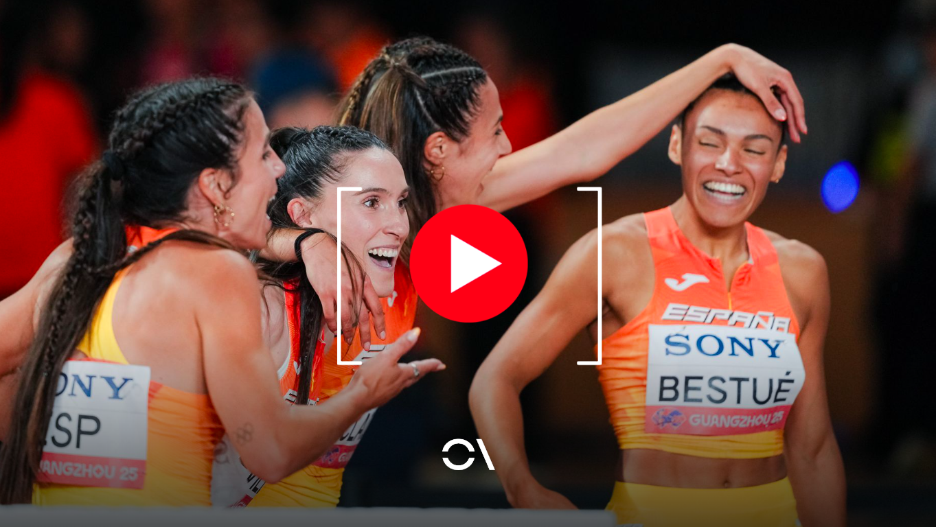 Esperança Cladera, Jaël Bestué, Paula Sevilla y Maribel Pérez tras batir el récord de España. SPORTMEDIA.