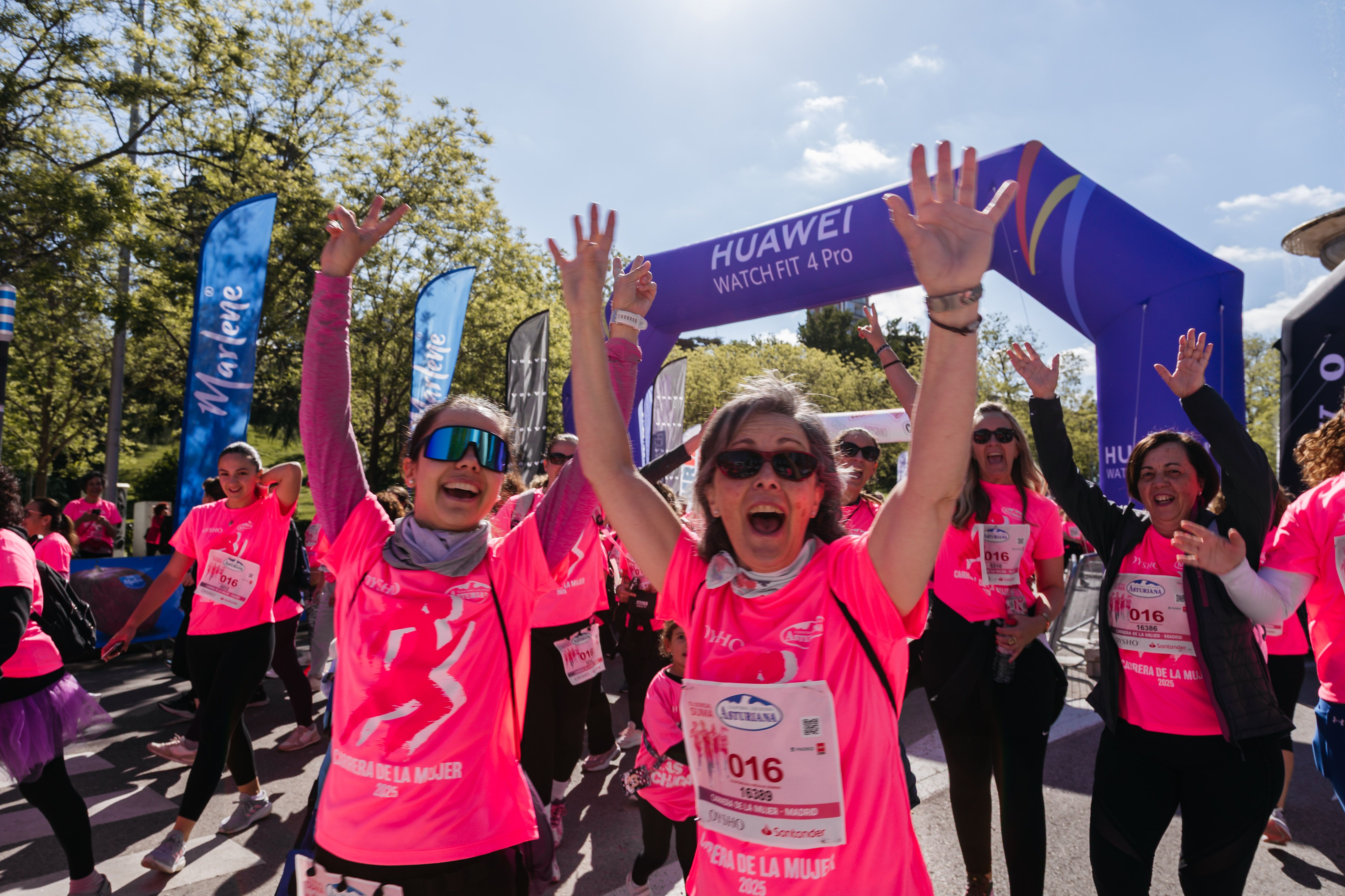 Las mejores fotos de la meta de la Carrera de la Mujer de Madrid 2025 25